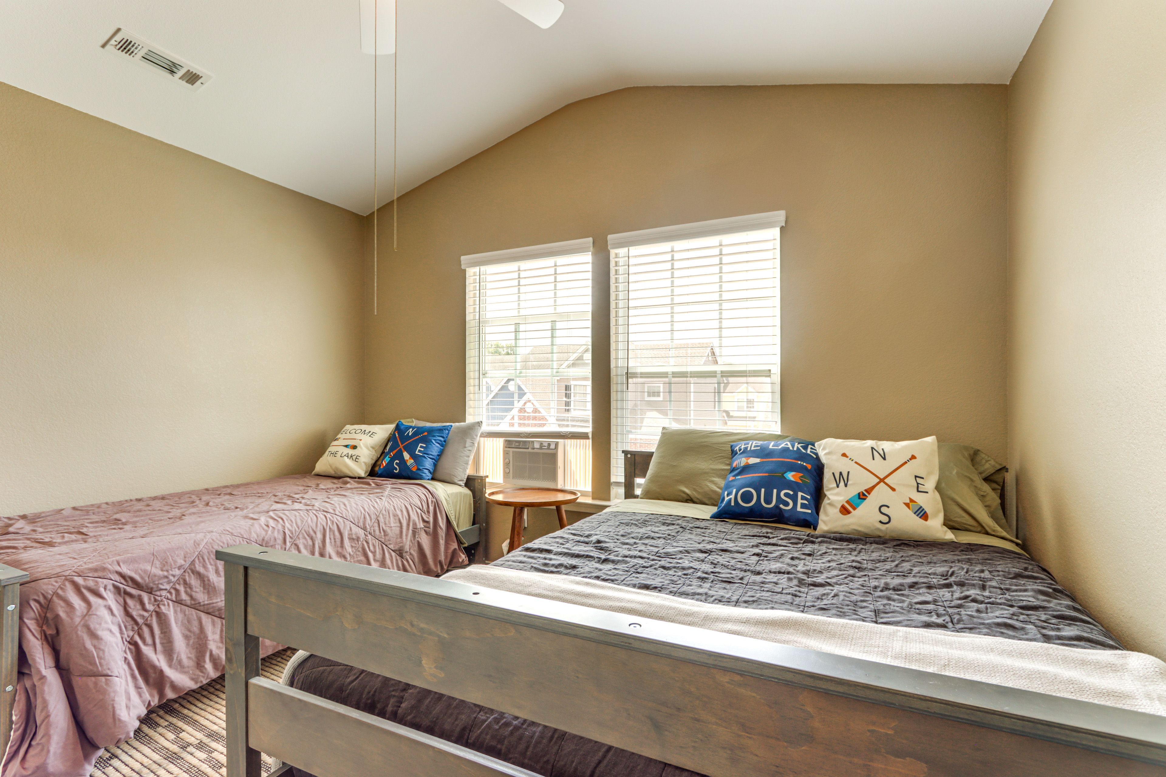 Bedroom 2 | Queen Bed | Twin Bed | 2nd Floor