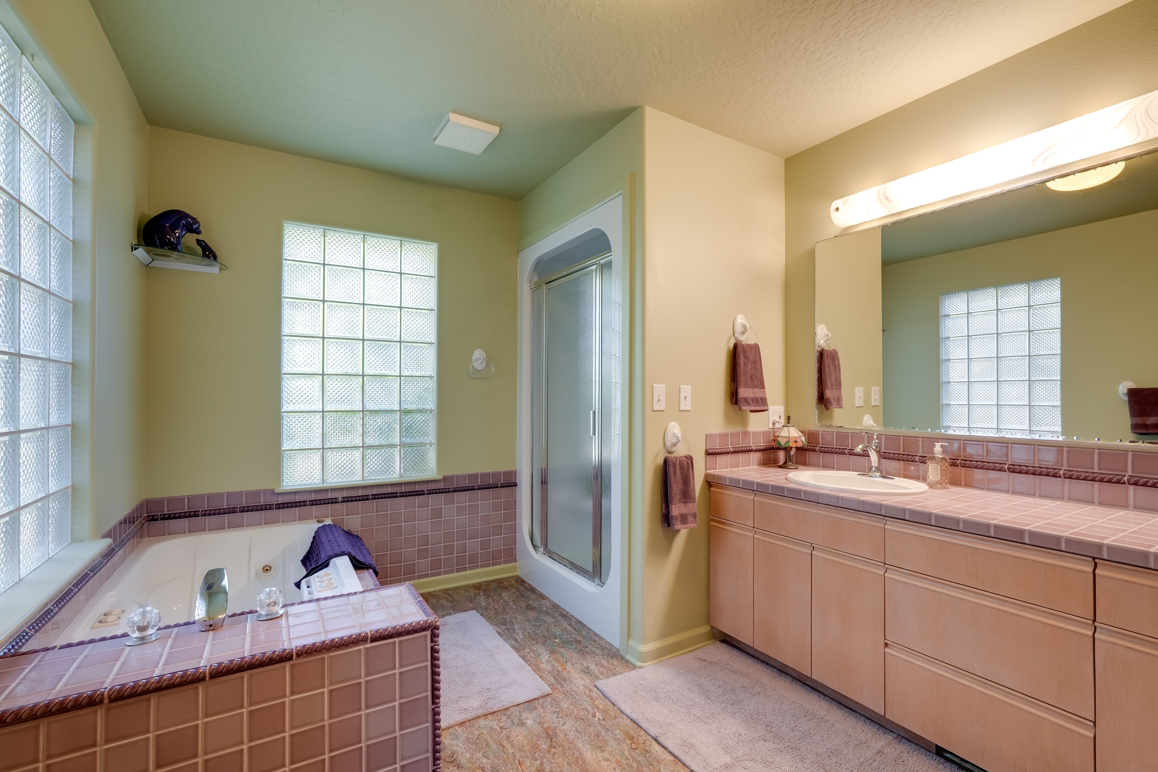 En-Suite Bathroom | 1st Floor