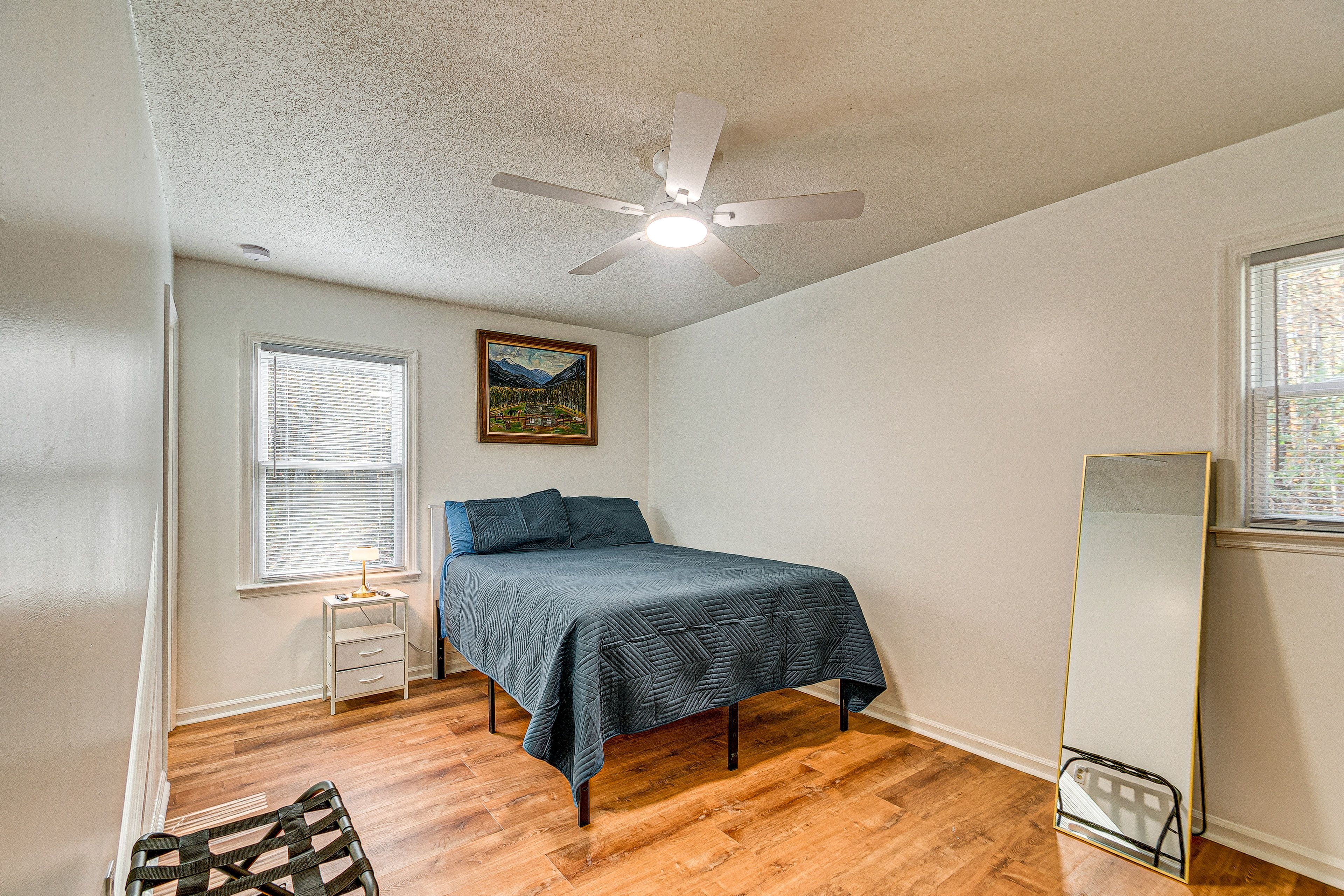 Bedroom 2 | Queen Bed