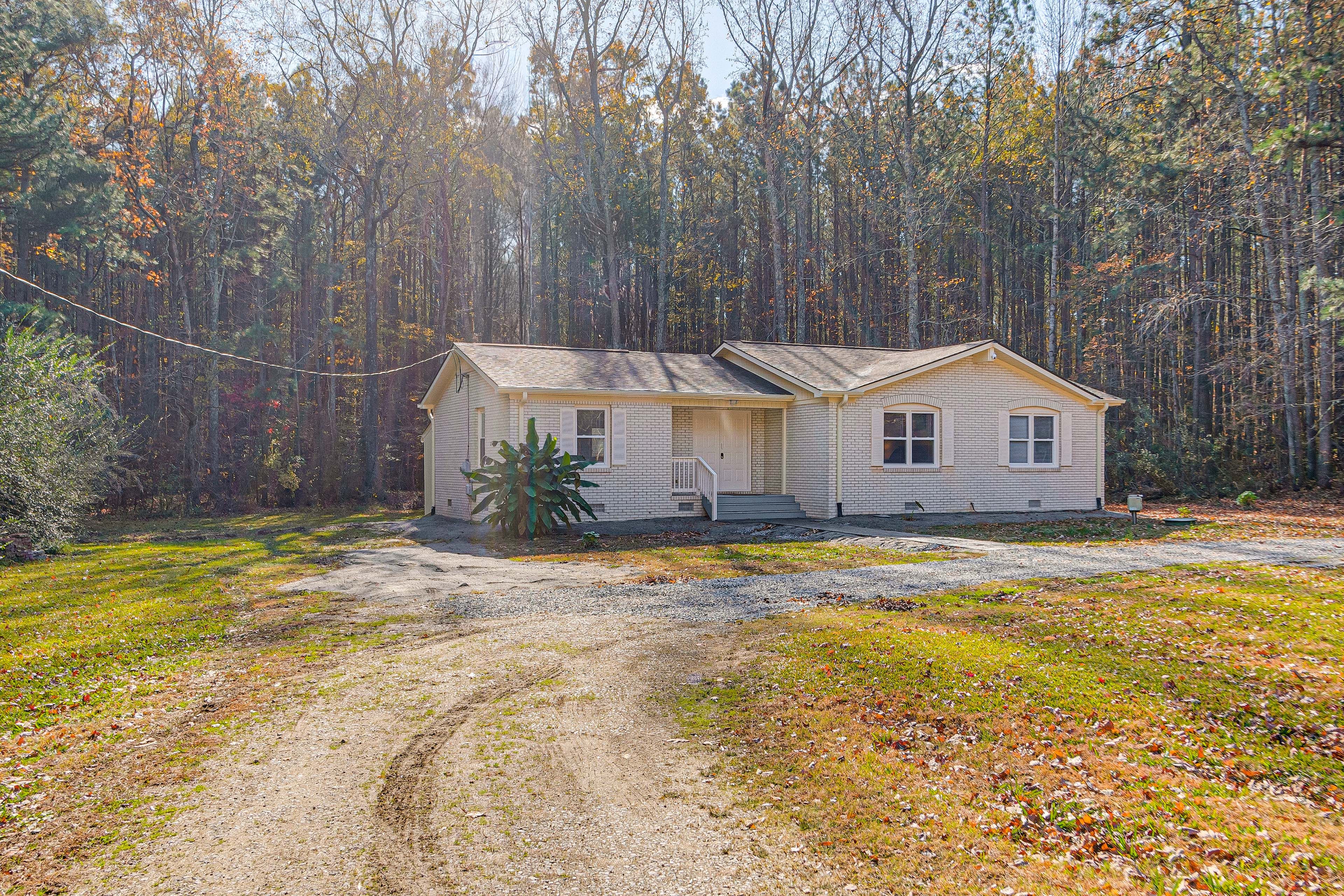 Exterior | Parking | Driveway (4 Vehicles)