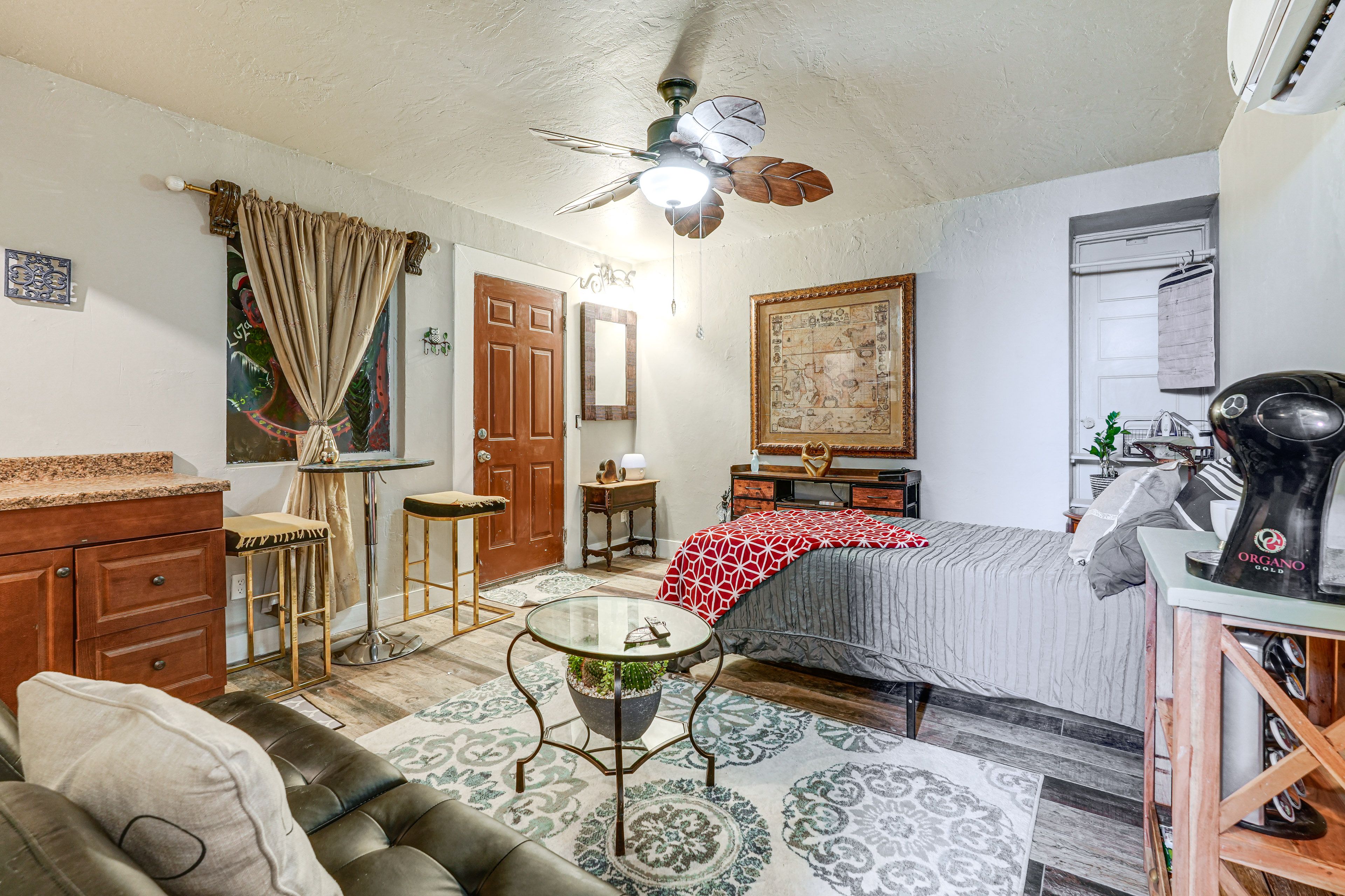 Studio | Full Bed | Linens Provided | Single-Serve Coffee Maker