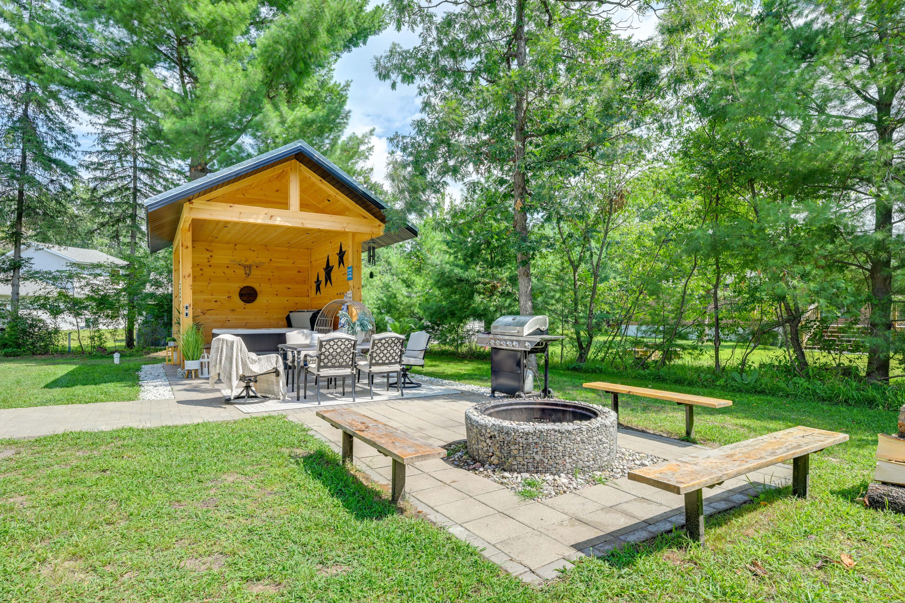 Friendship Vacation Rental | 3BR | 1.5BA | 1,100 Sq Ft | 6 Steps to Enter