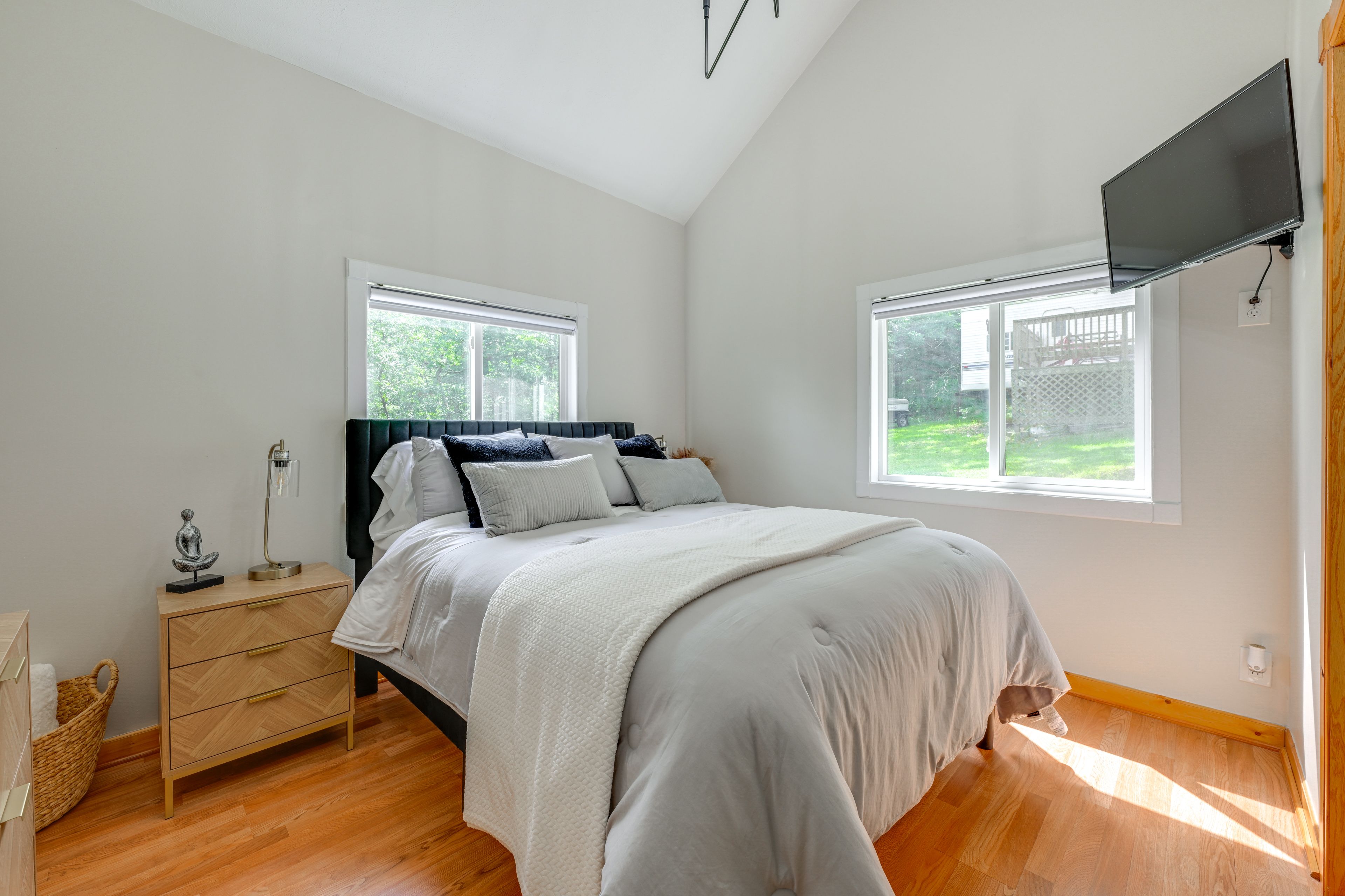 Bedroom 2 | Queen Bed | En-Suite Bathroom