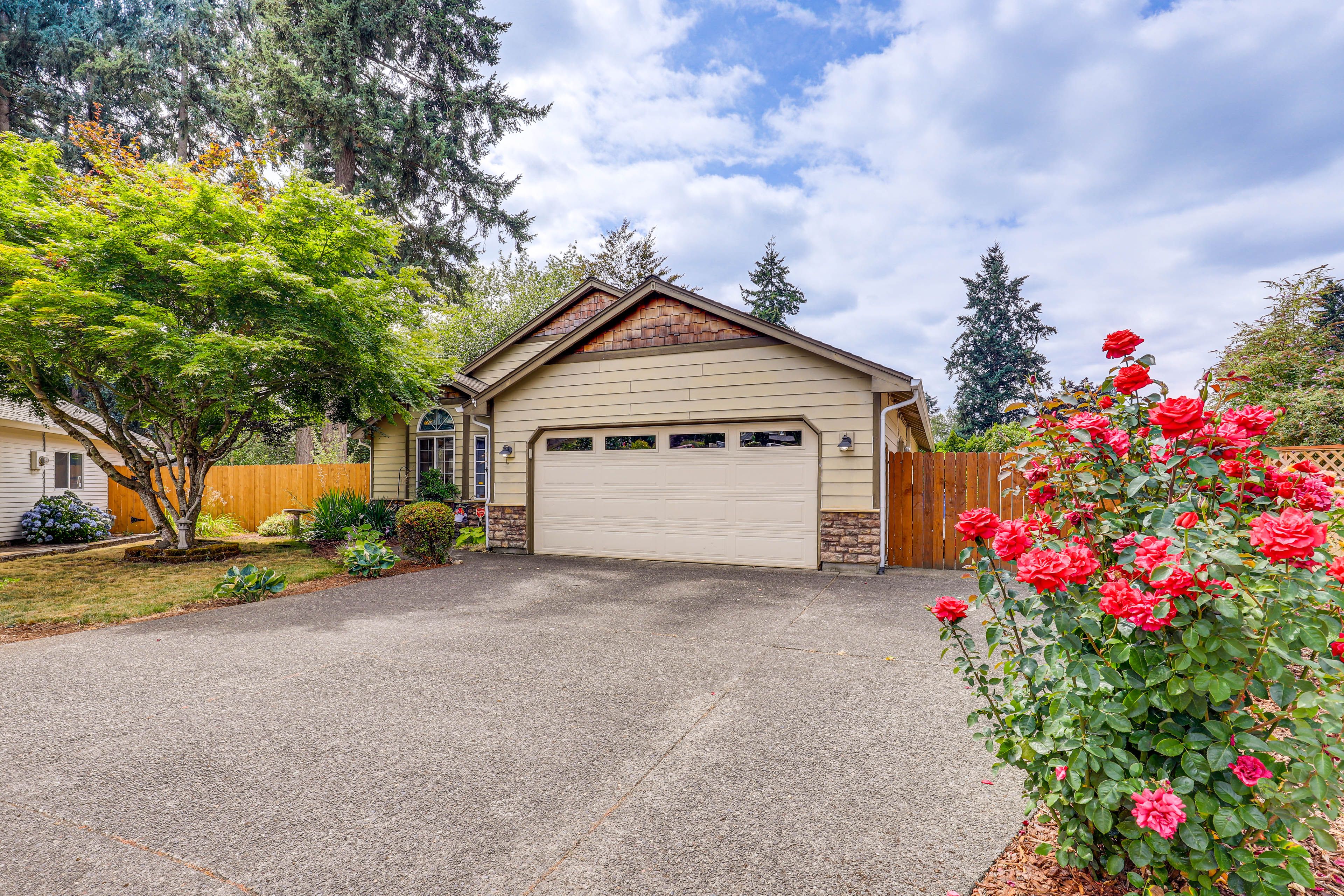 Vancouver Vacation Rental | 2BR | 2BA | 1 Step to Enter | 1,300 Sq Ft