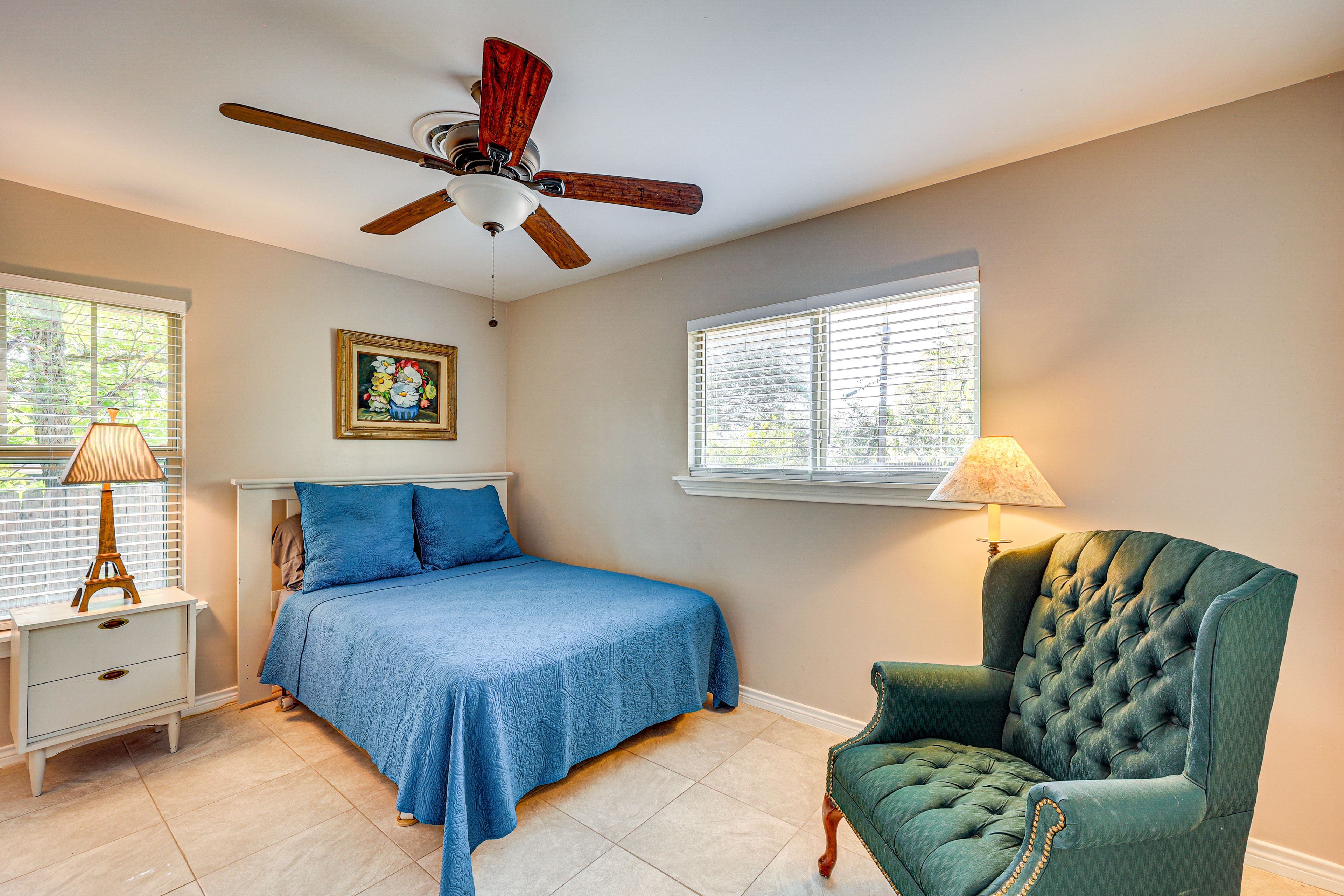 Bedroom 2 | Queen Bed