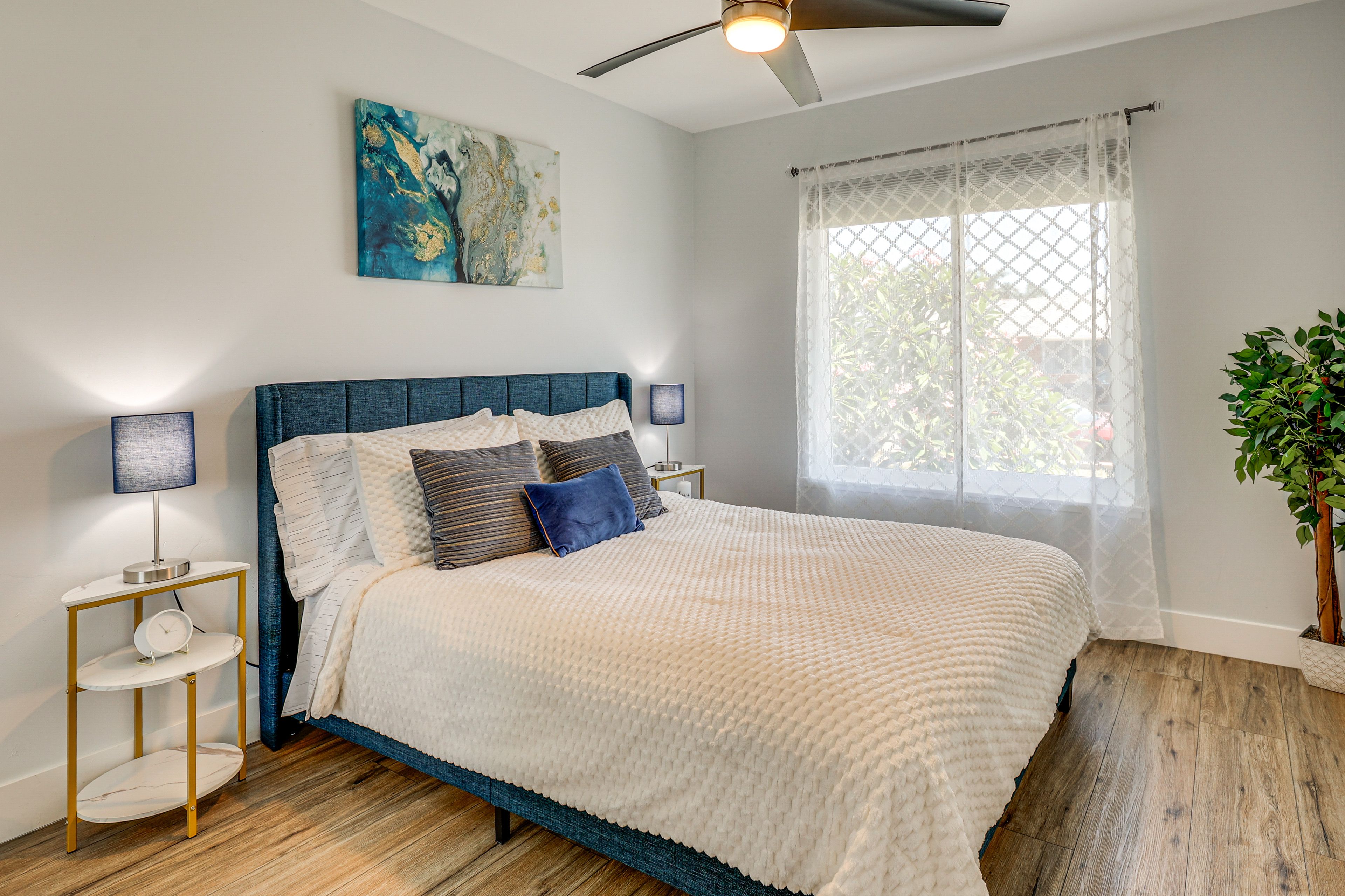 Bedroom 3 | Queen Bed