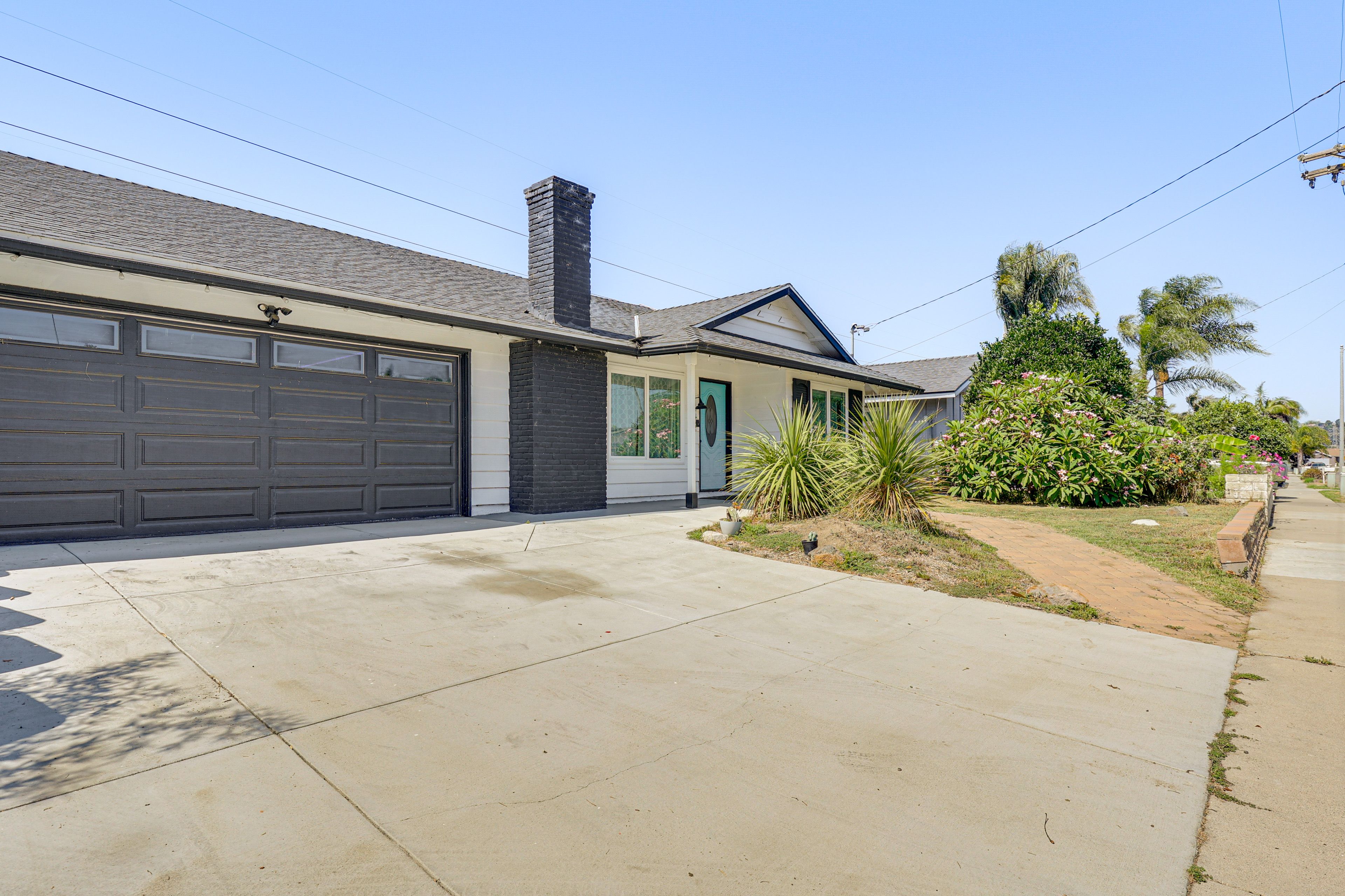 Parking | Driveway (3 Vehicles)