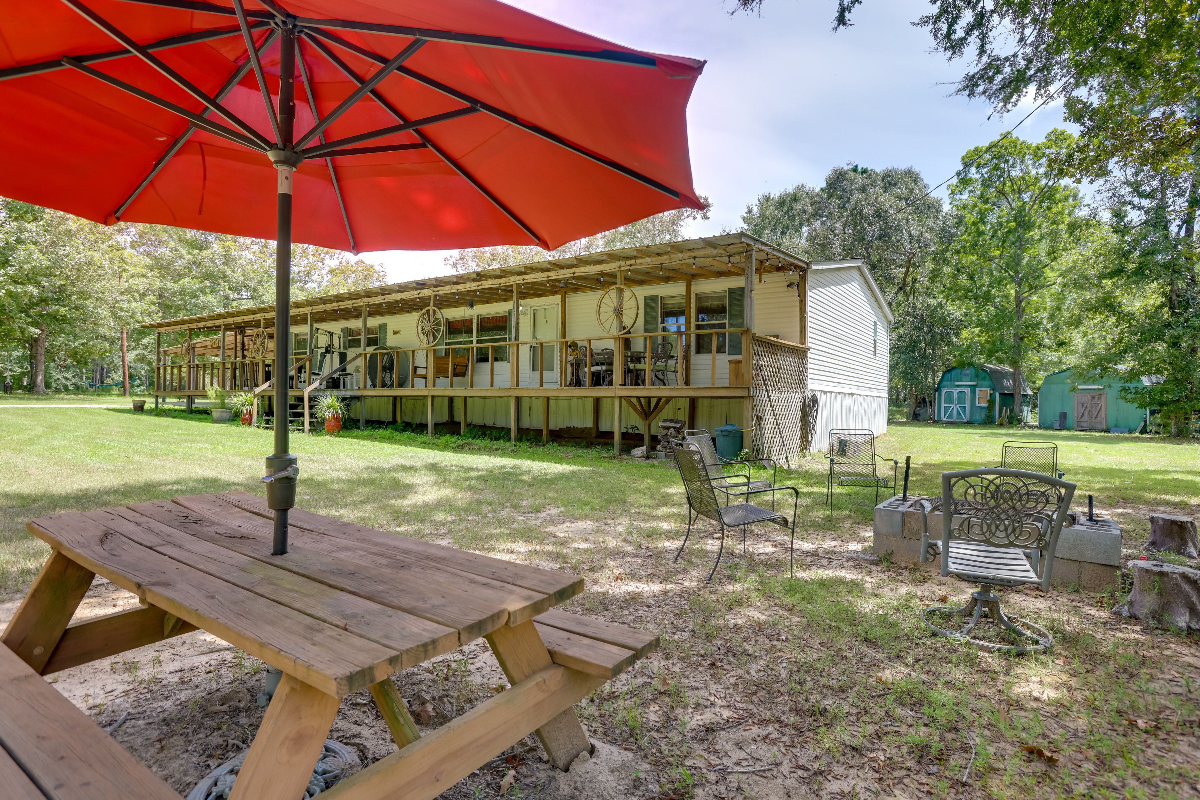 Backyard | Outdoor Seating