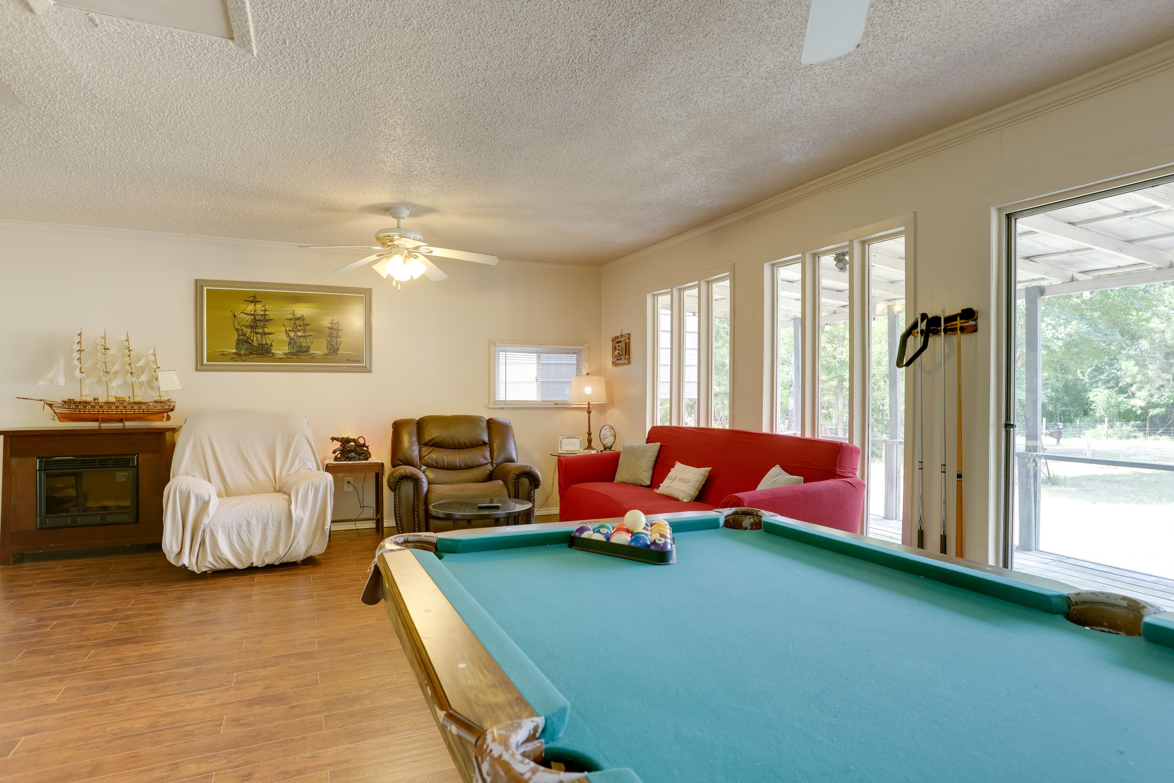 Cleveland Vacation Rental | 2BR | 1BA | 1,000 Sq Ft | 5 Steps to Enter