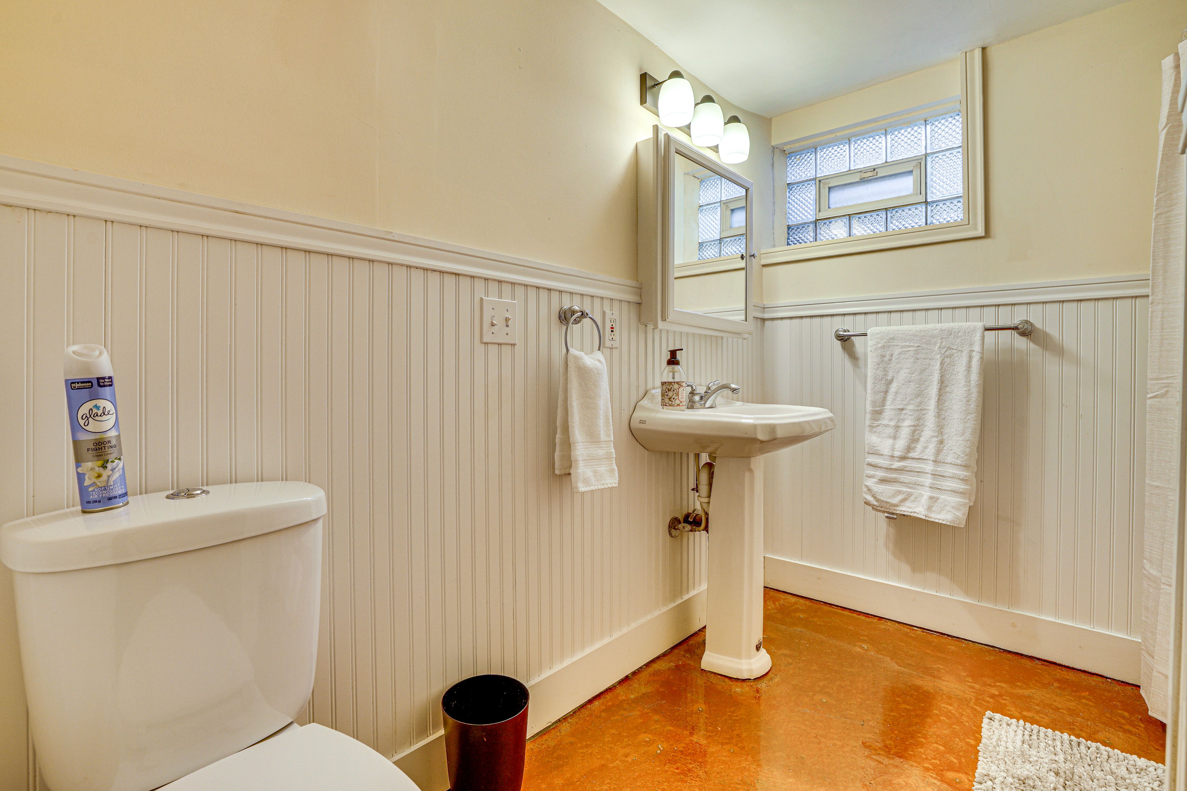 Full Bathroom | Main Floor