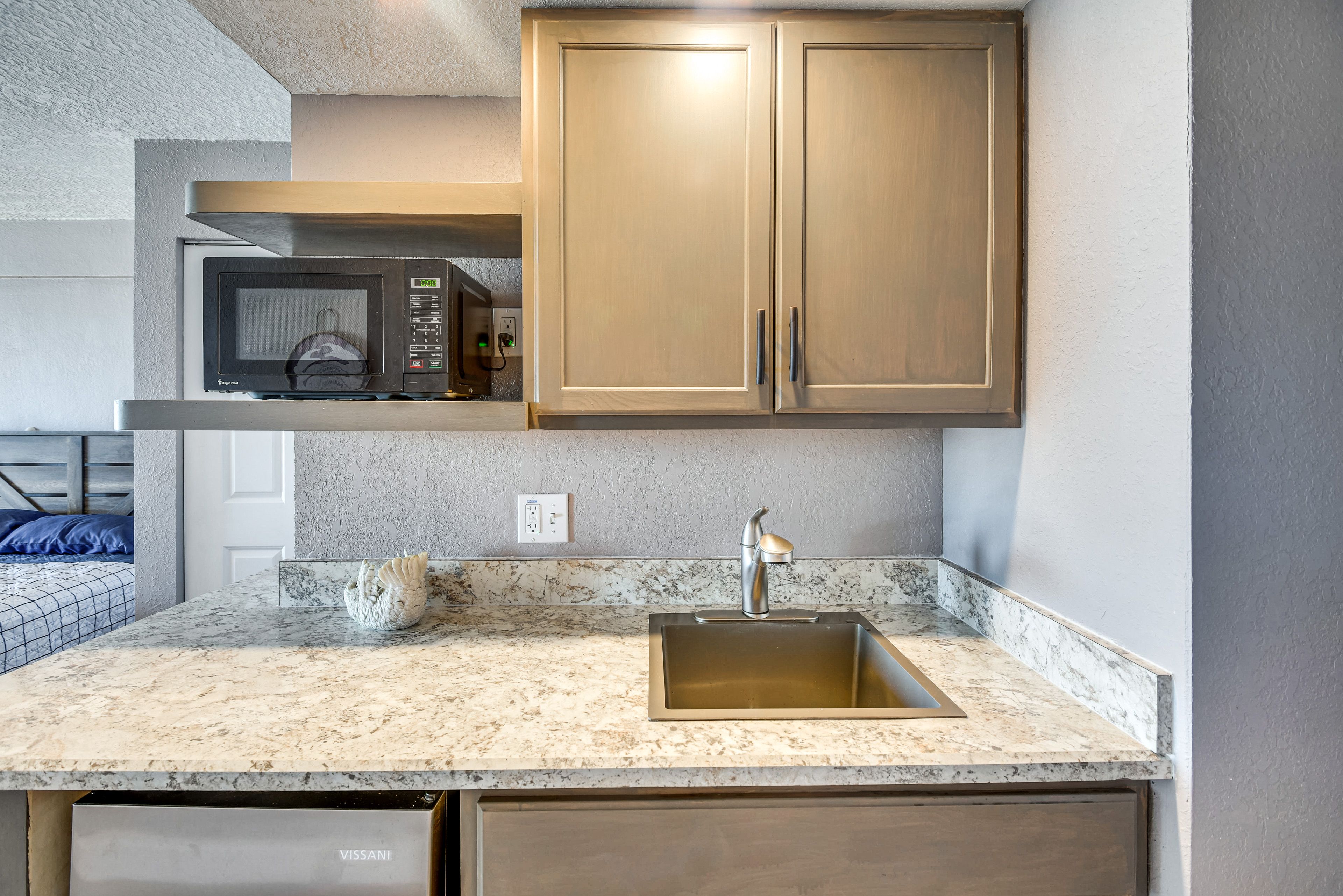 Kitchenette | Hot Plate | Mini Refrigerator | Keurig Coffee Maker