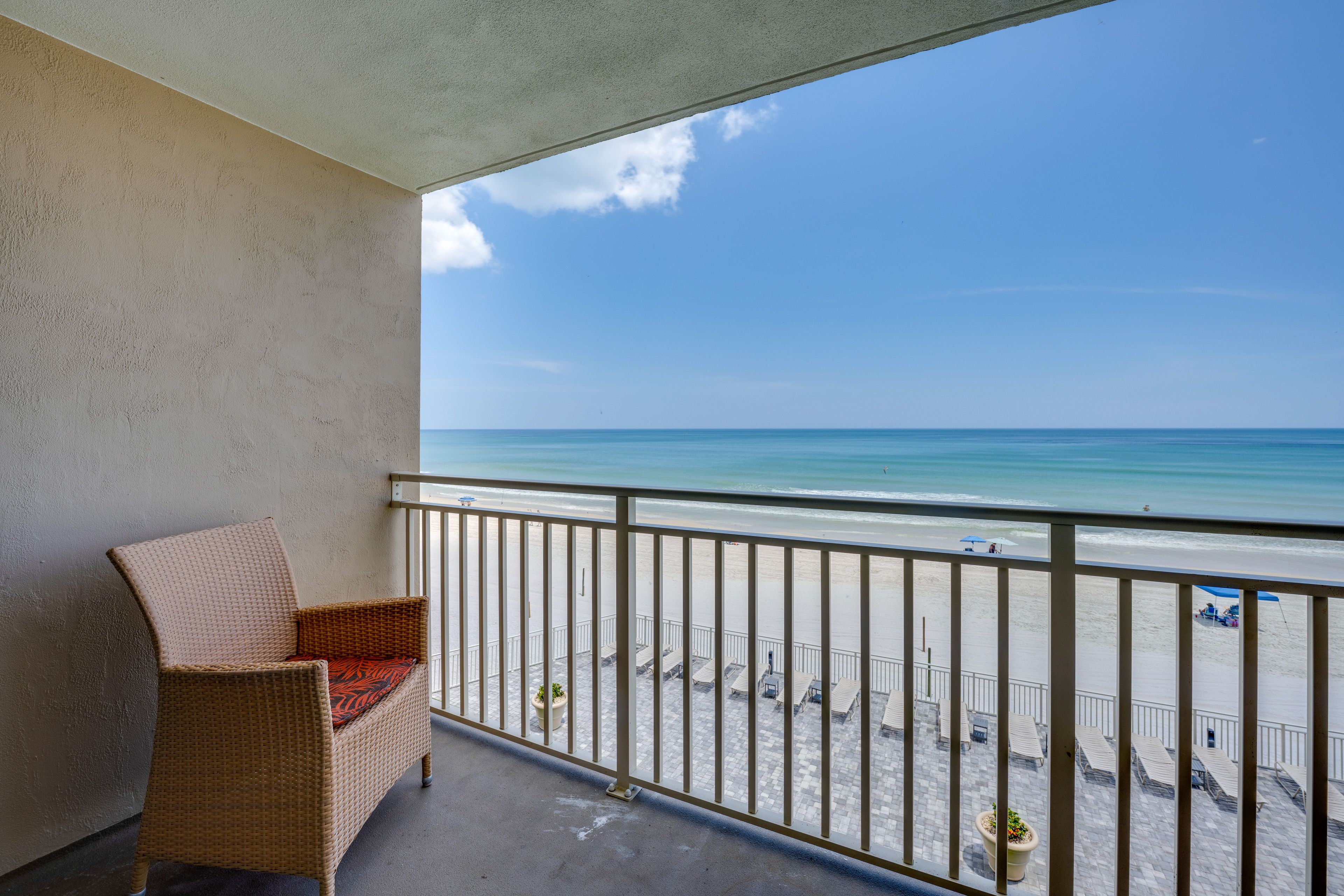 Daytona Beach Vacation Rental | Studio | 1BA | 350 Sq Ft | Step-Free Access