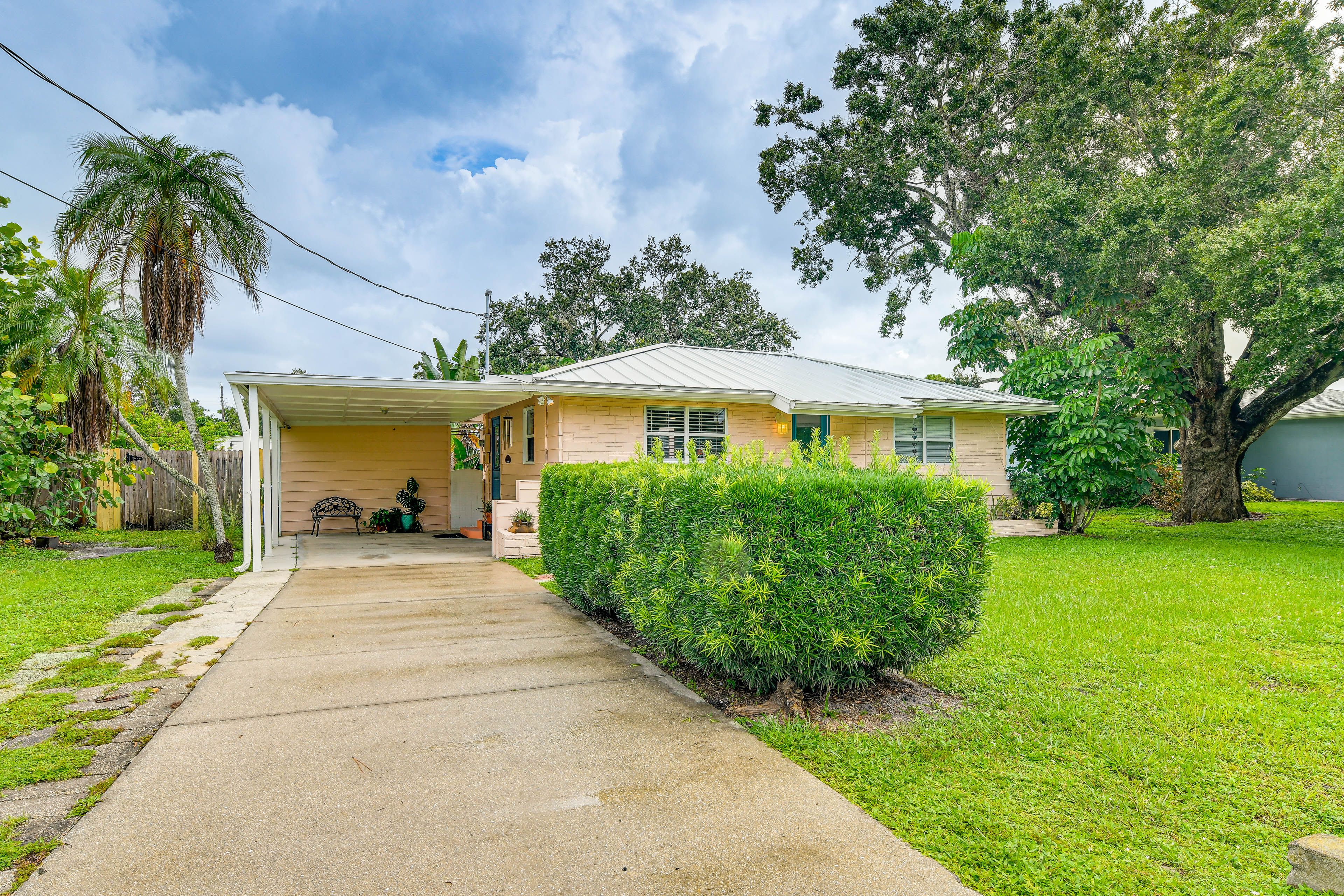 Driveway (2 Vehicles) | Carport (1 Vehicle)