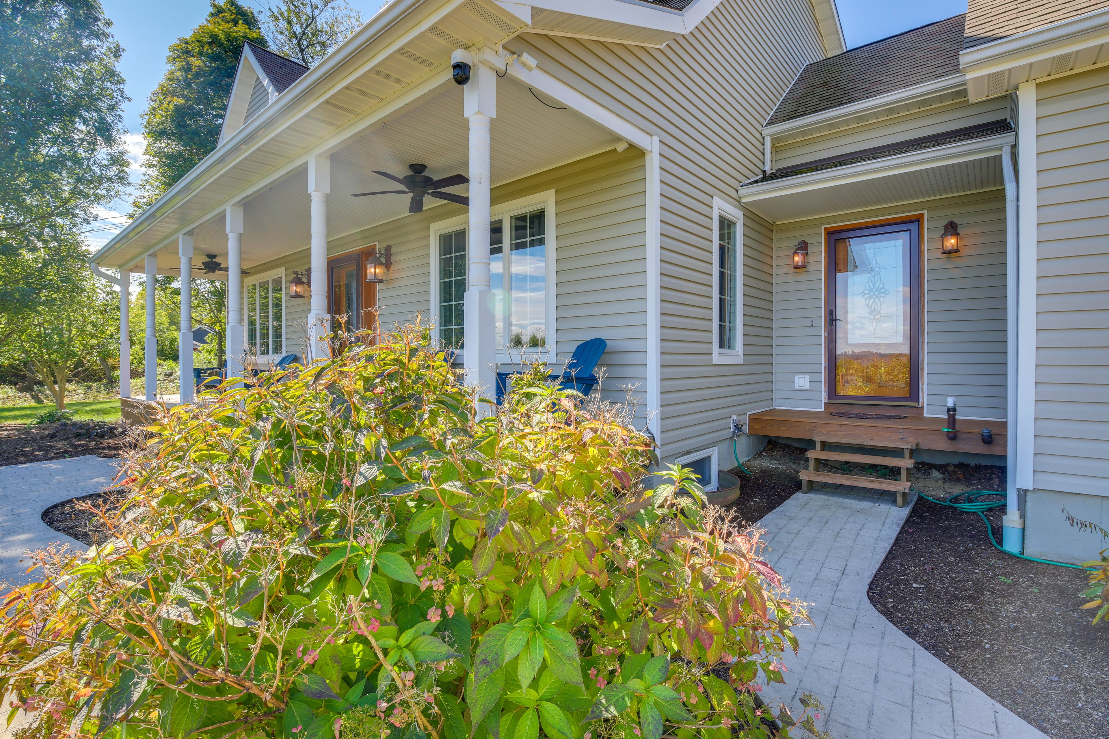 Main Entrance to Mudroom