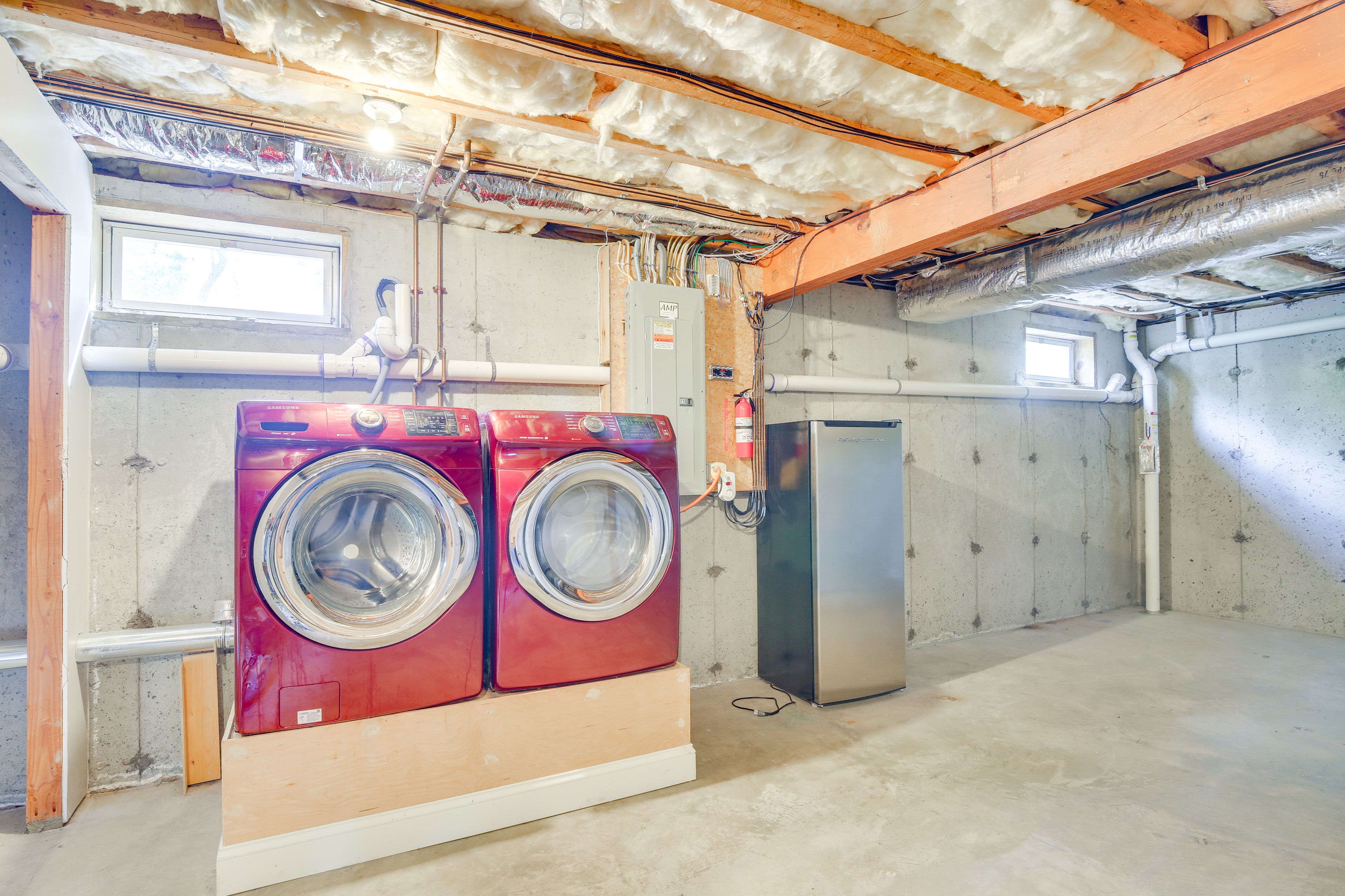 Laundry Area | Basement | Washer & Dryer
