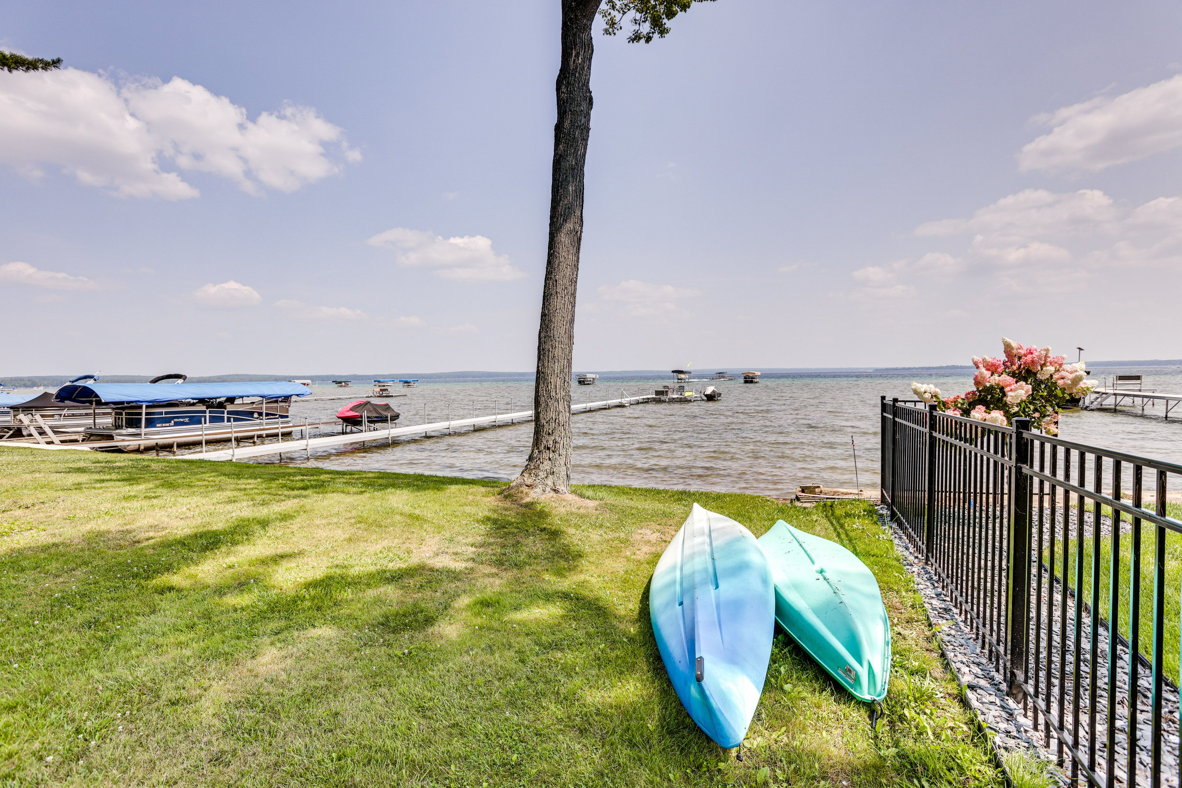 2 Kayaks