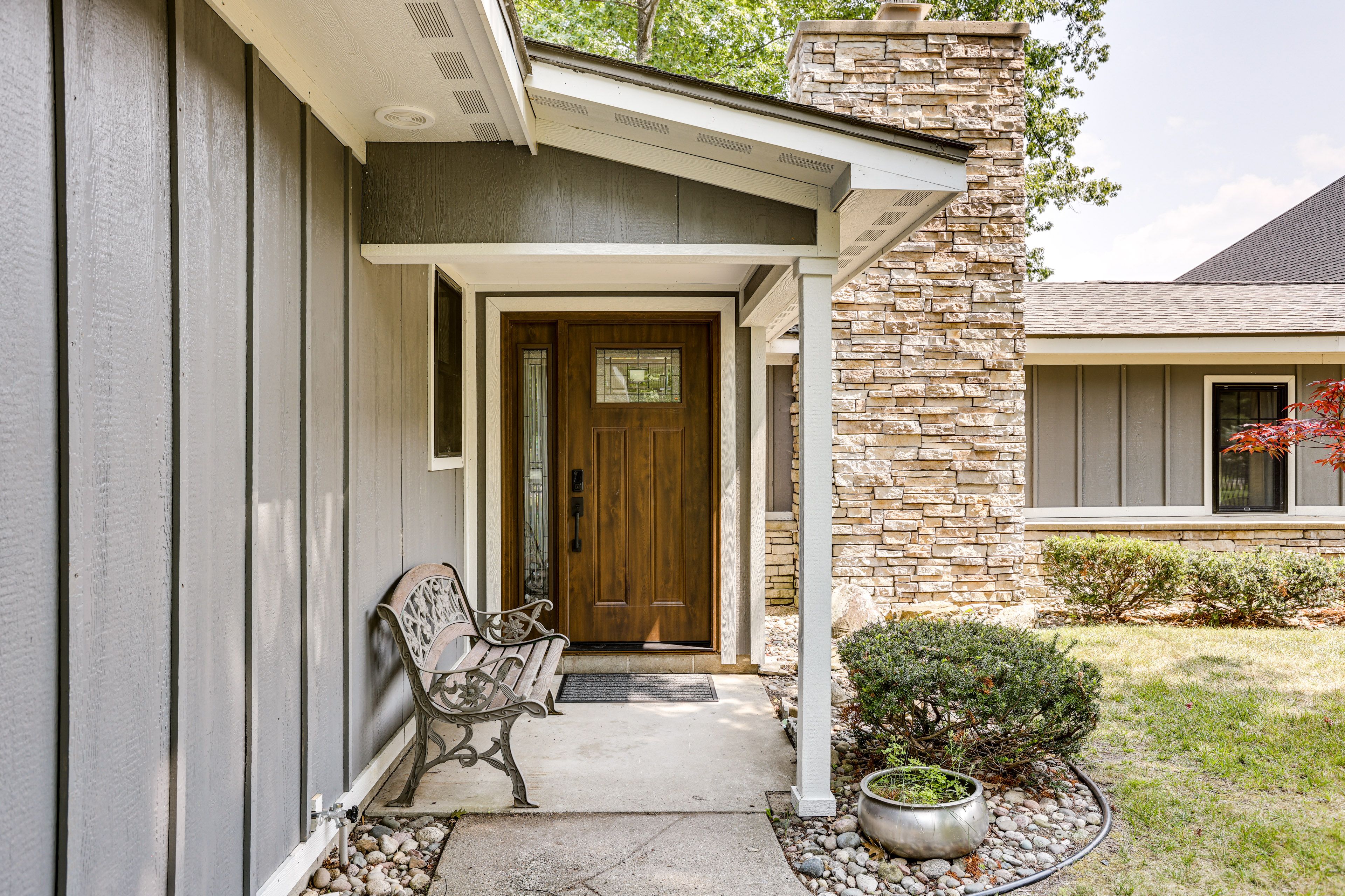 Exterior | Entryway