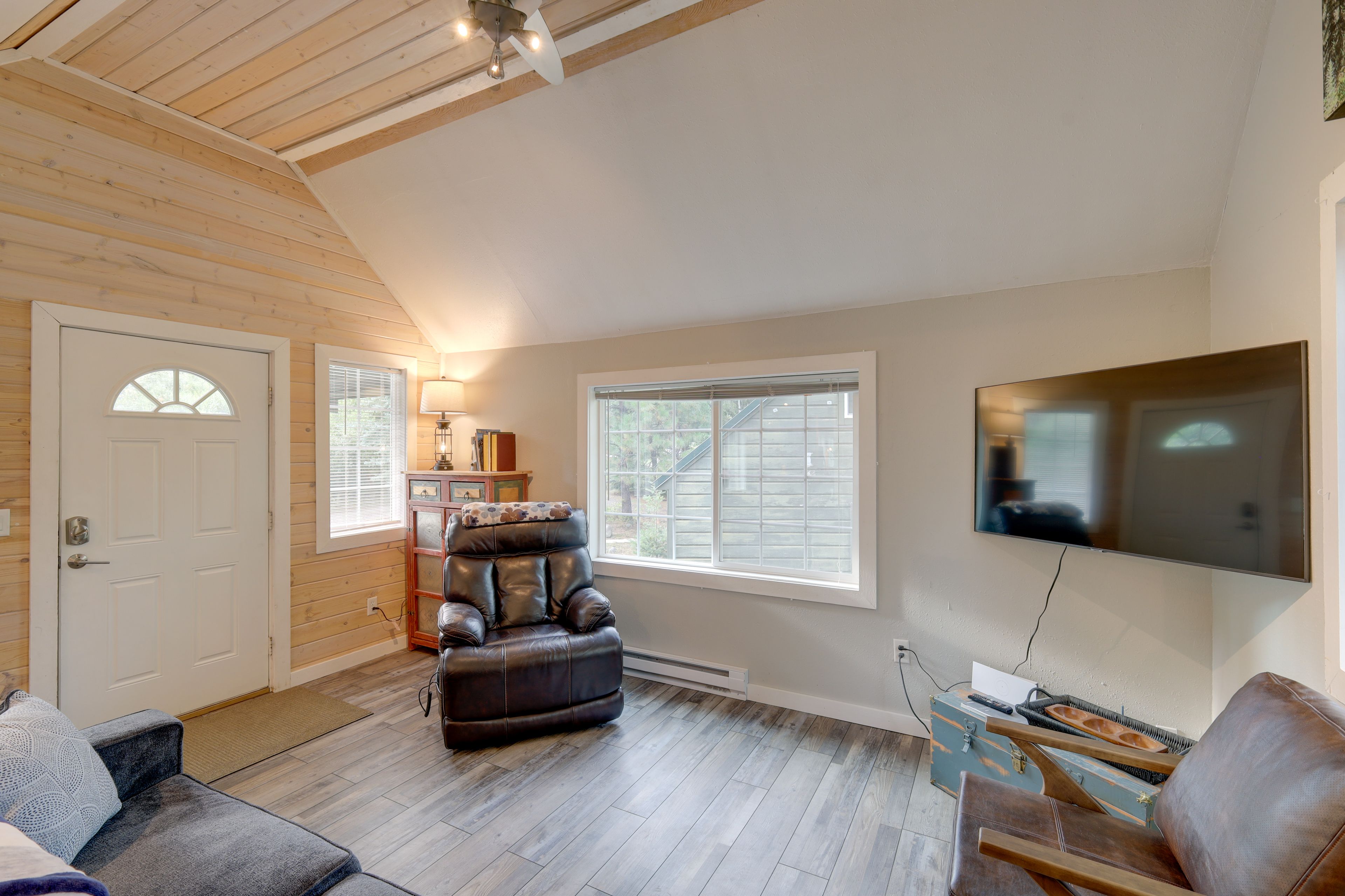 Living Room | 1st Floor | Sleeper Sofa | Flat-Screen TV | Baseboard Heating
