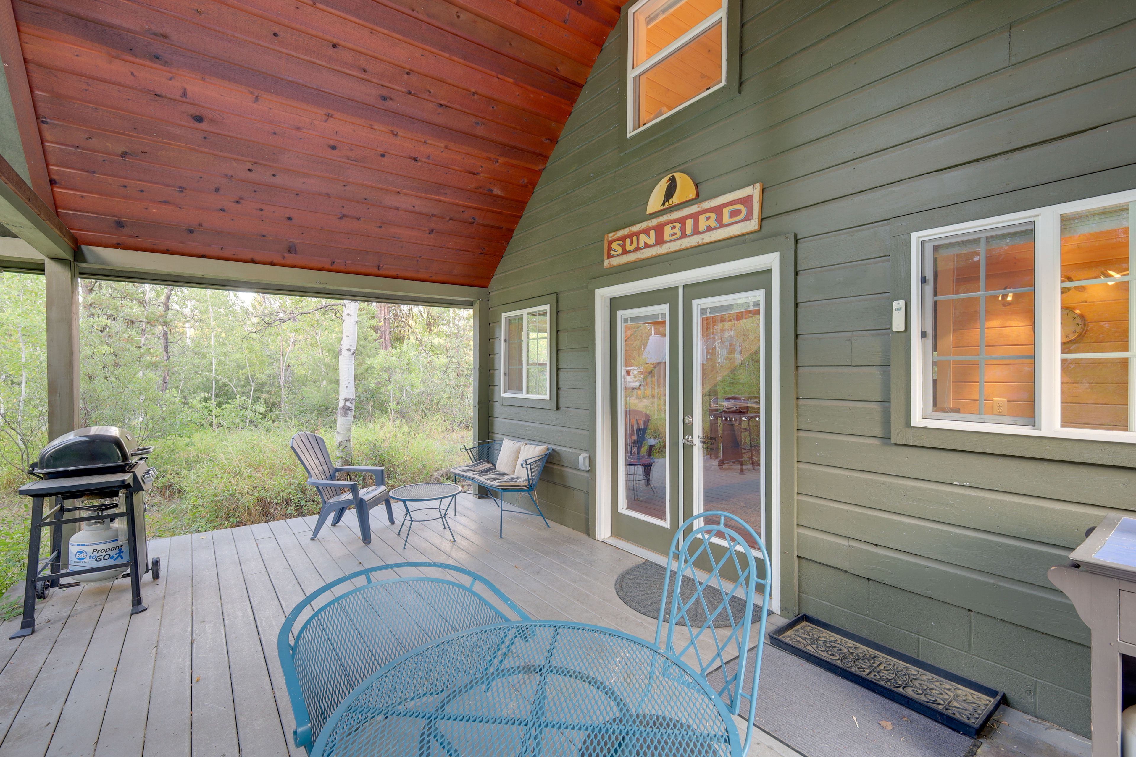 Covered Porch | Gas Grill | Outdoor Dining Area