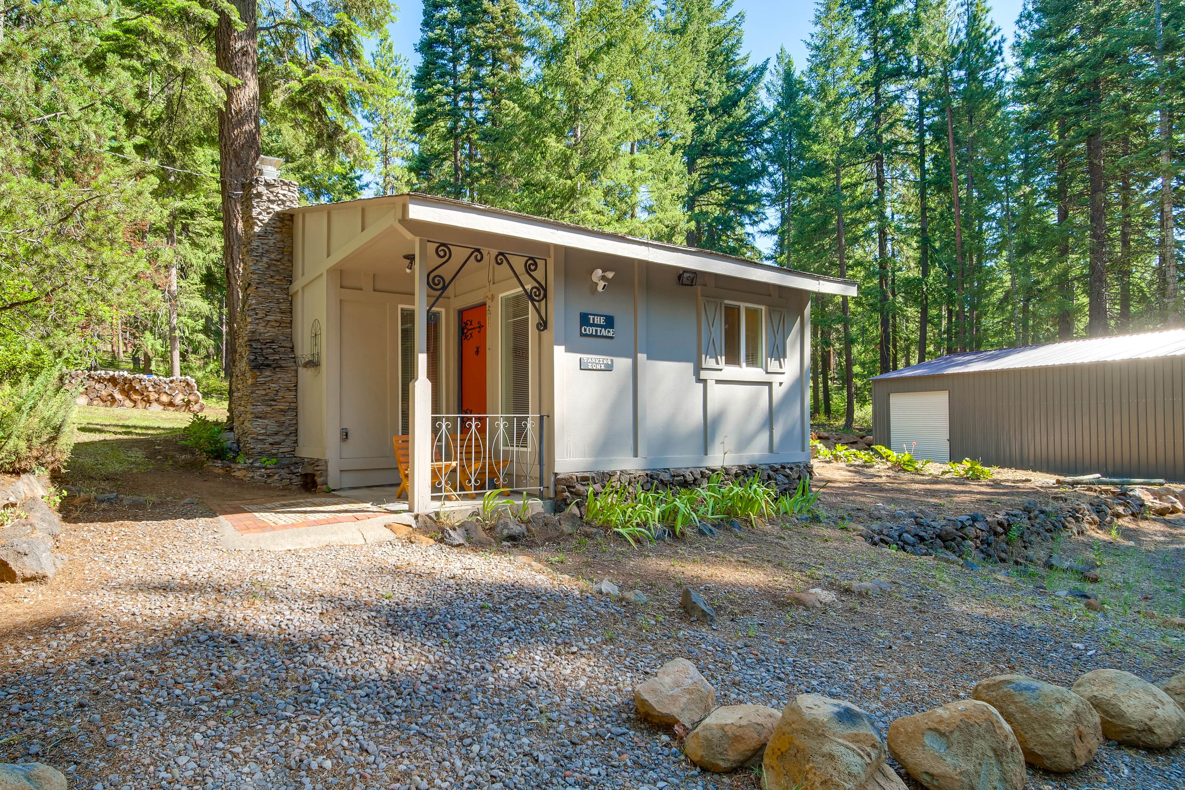 Klamath Falls Vacation Rental | Studio | 1BA | 502 Sq Ft | Stairs Required