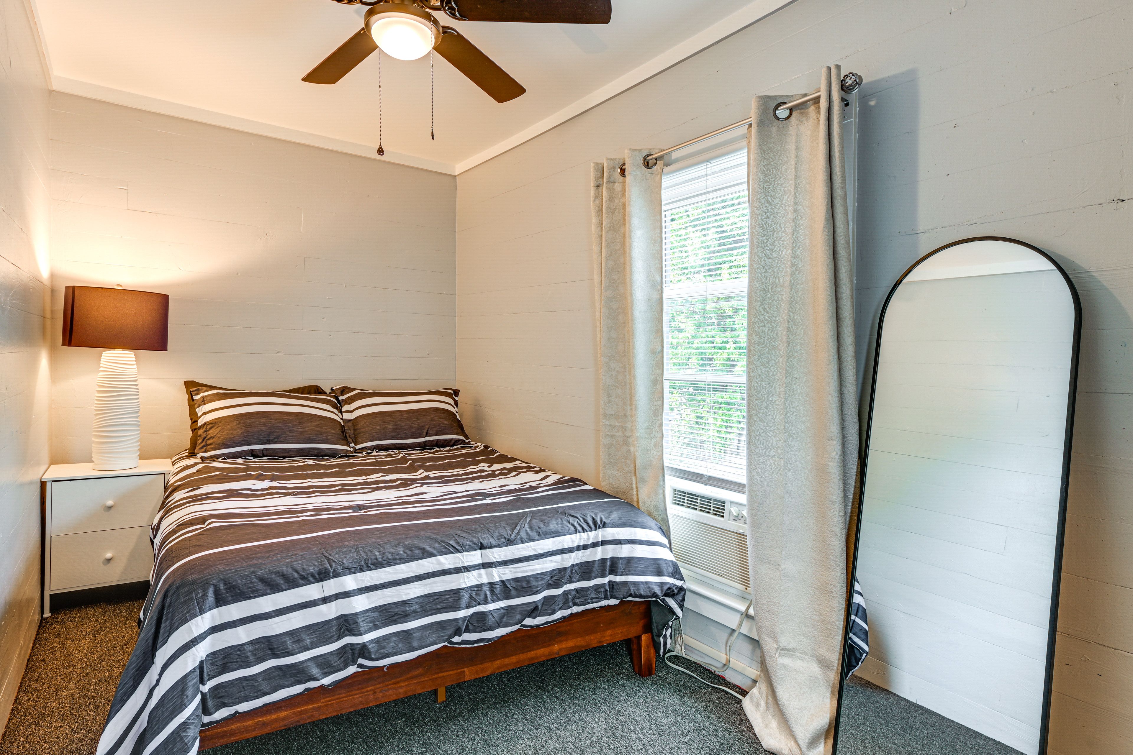Bedroom 1 | Queen Bed | 2nd Floor