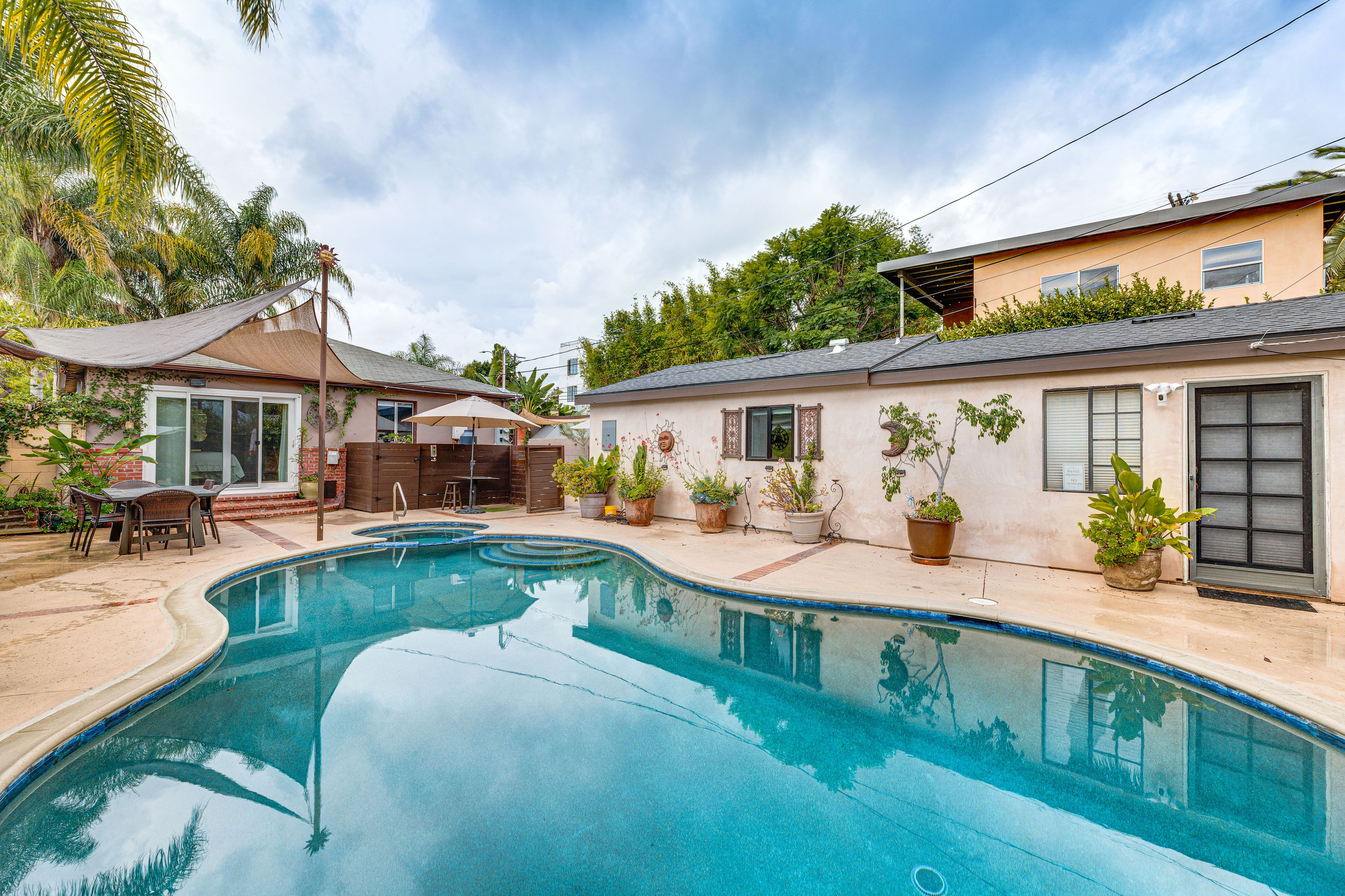 Shared Outdoor Pool & Hot Tub