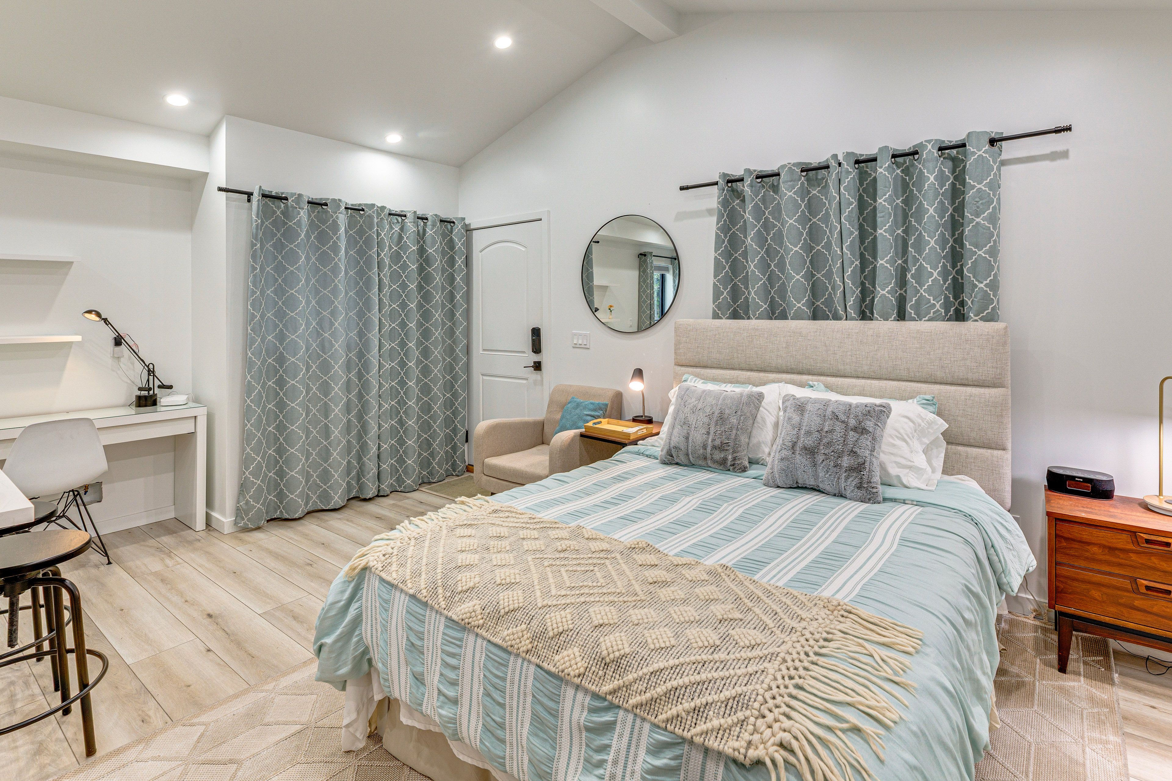 Los Angeles Vacation Rental | Studio | 1BA | 300 Sq Ft | Step-Free Access