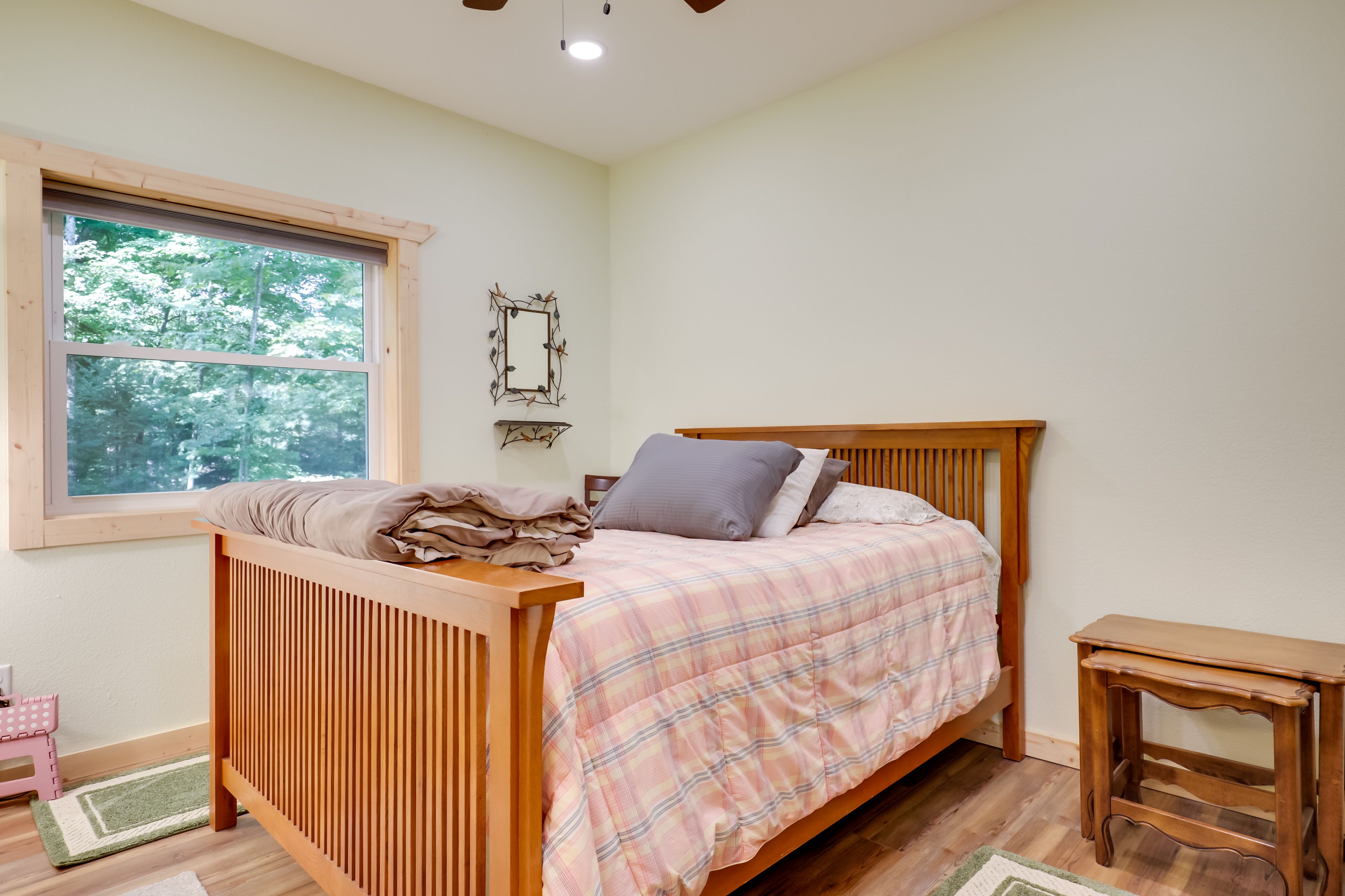 Bedroom 2 | Queen Bed | 1st Floor