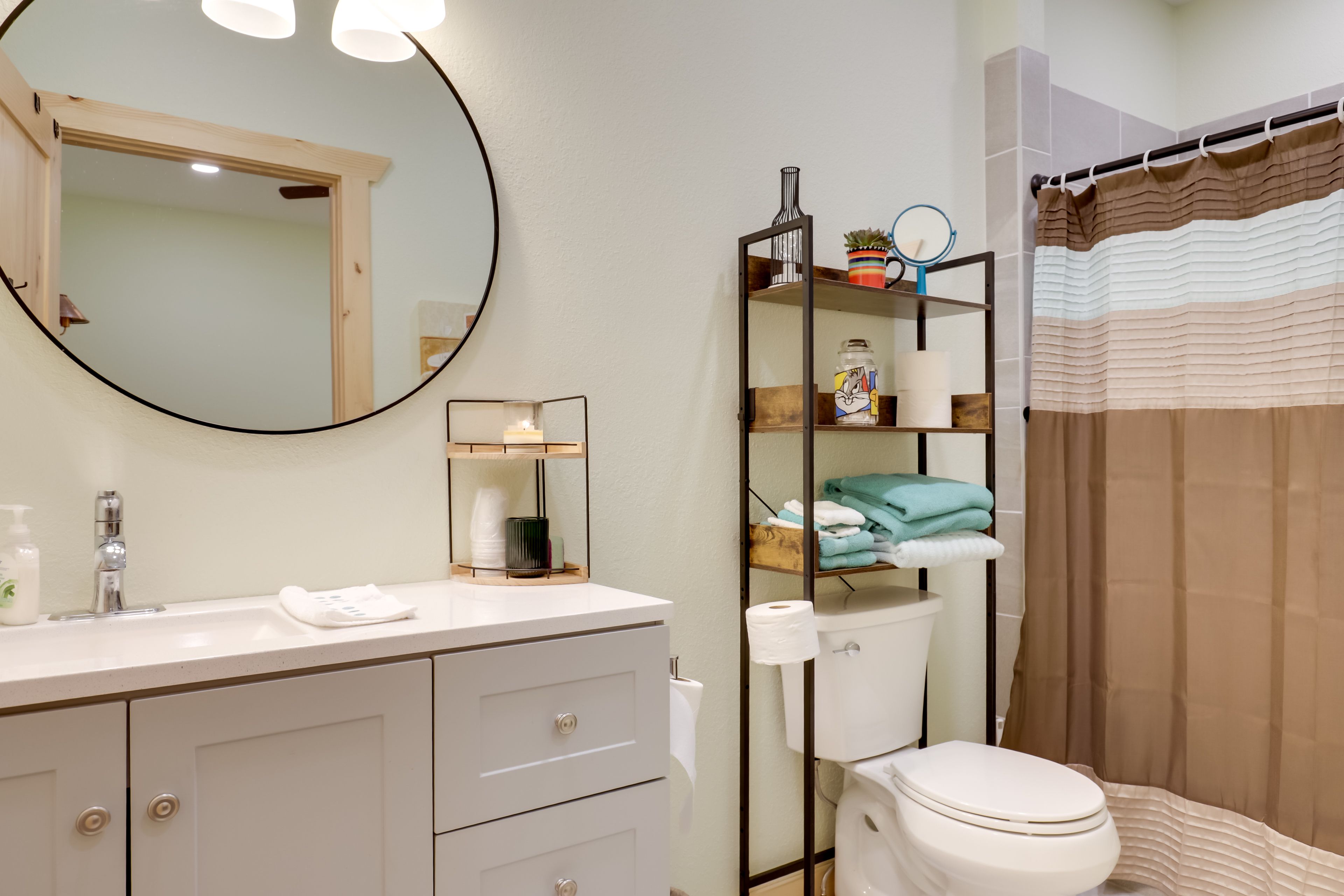 Bathroom | 1st Floor