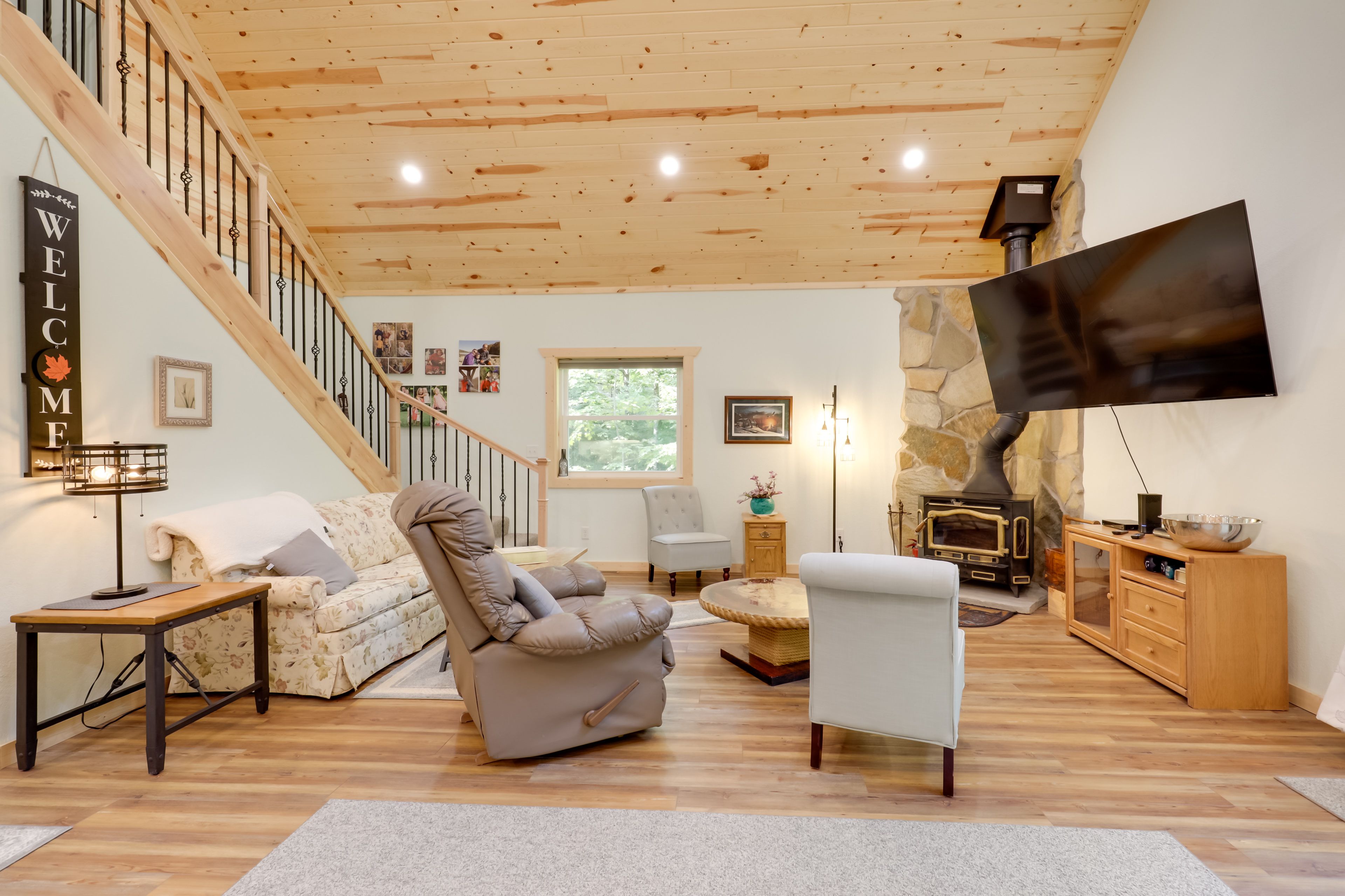 Living Room | Free WiFi