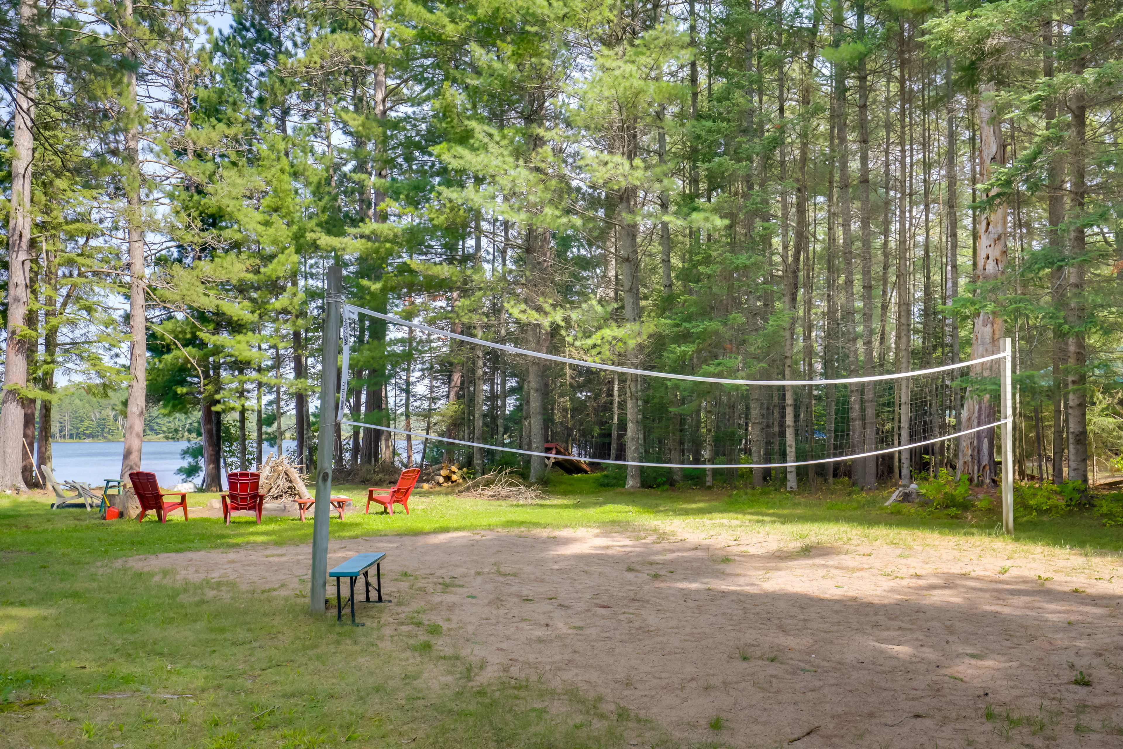 Shared Volleyball Court | Fire Pit | Playground | Paddleboards