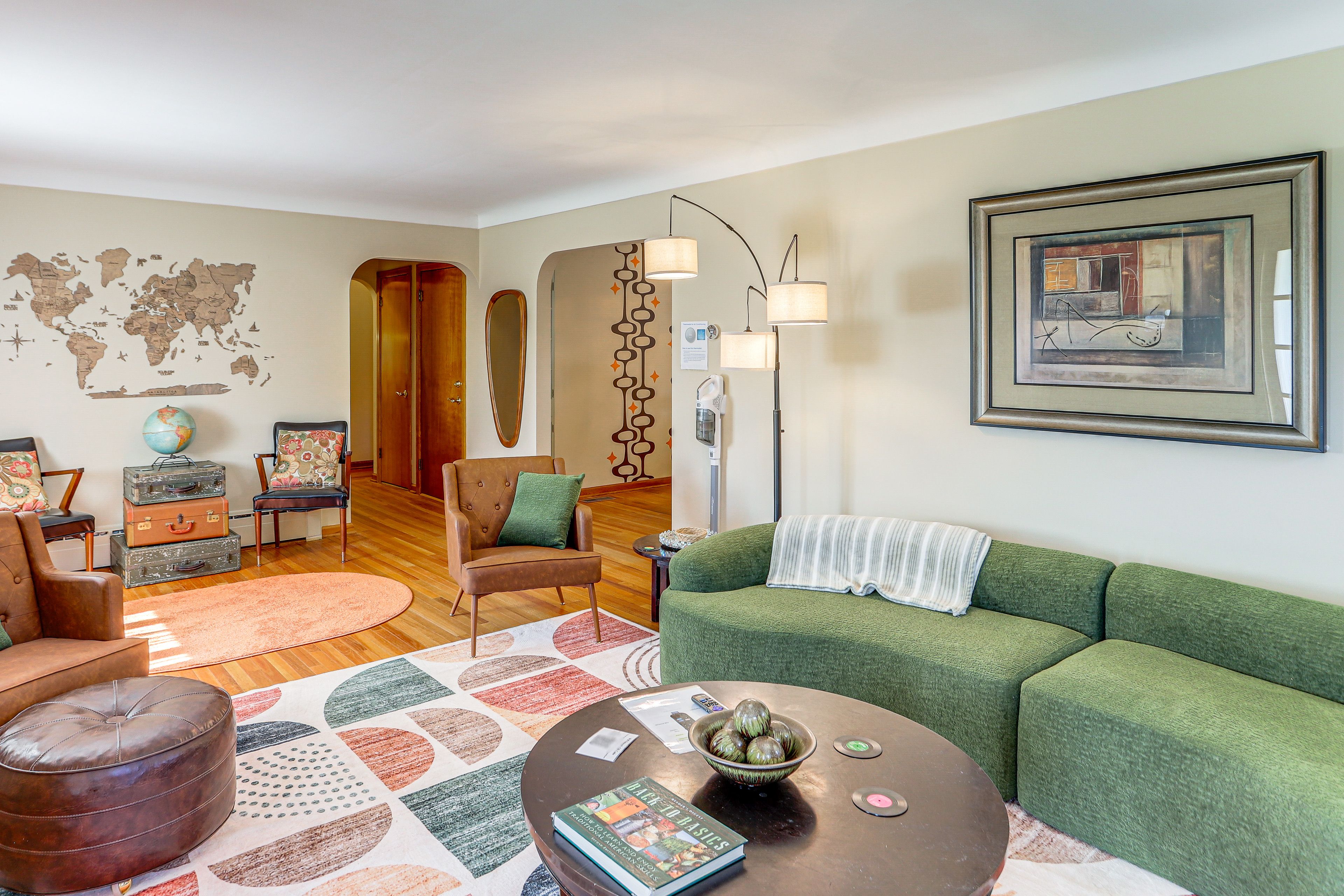 Living Room | Free WiFi | Smart TV | Central A/C