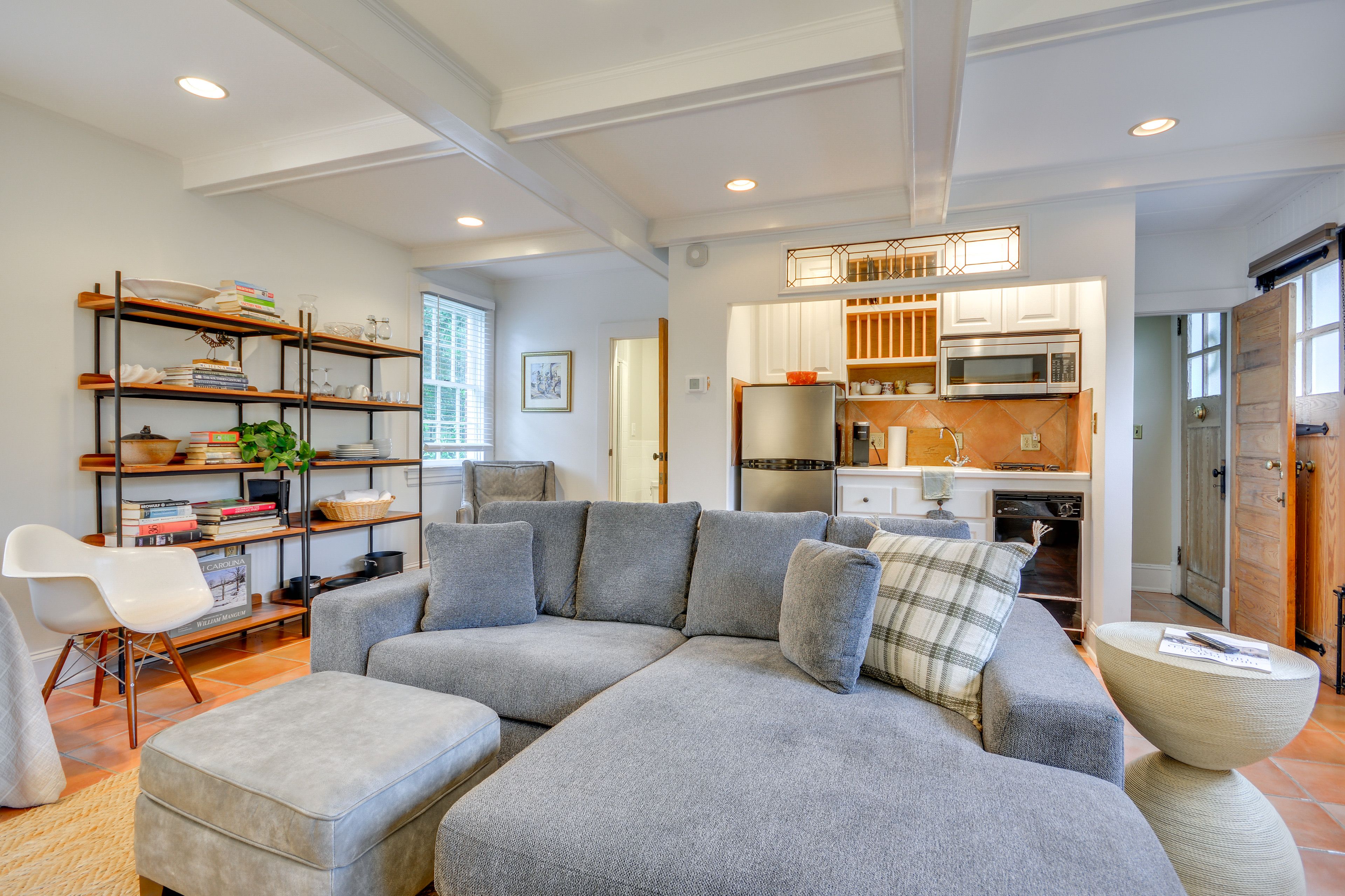 Living Room | Smart TV | Books | Twin Bed | 1st Floor
