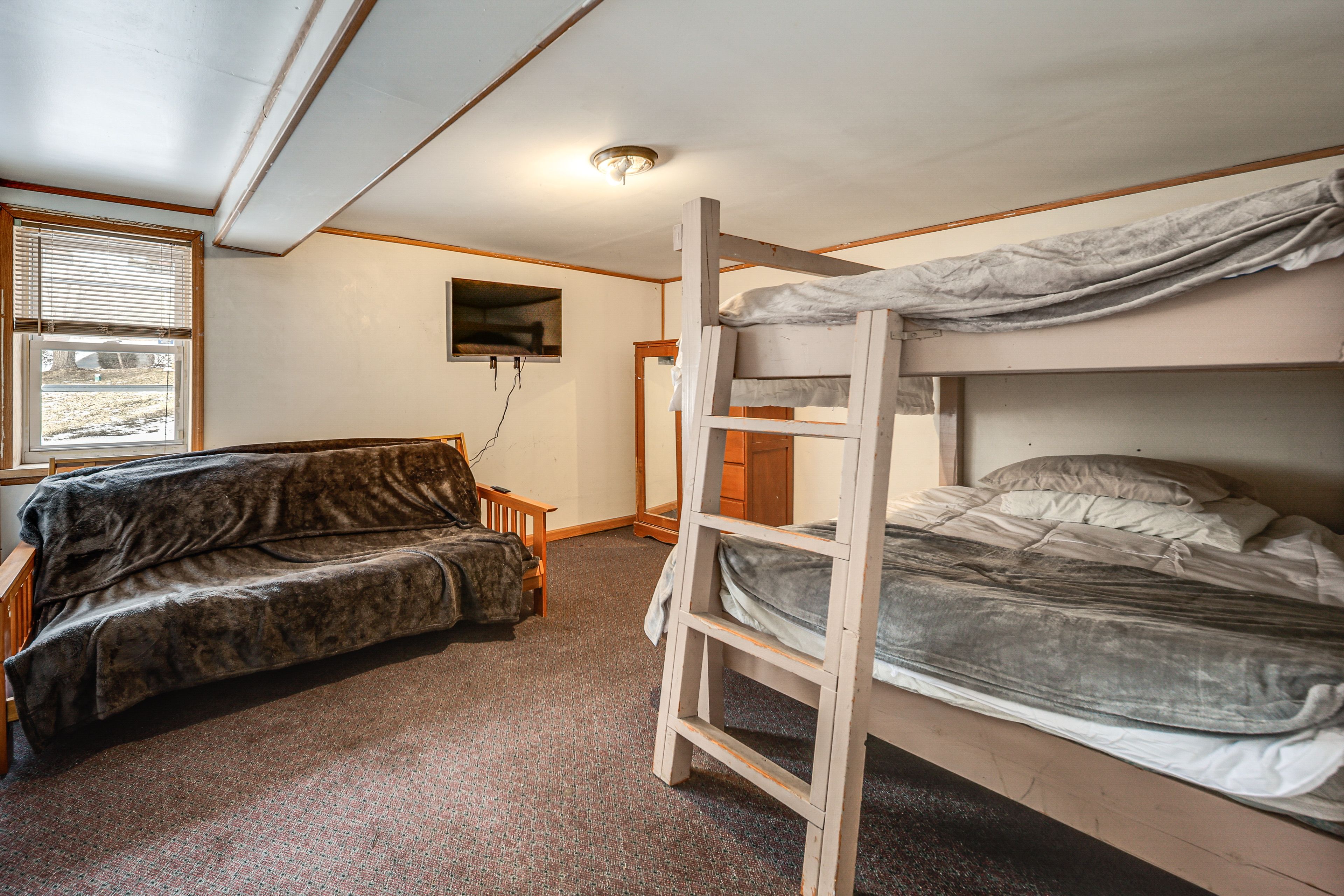 Bedroom 5 | Lower Level | Queen Bunk Bed | Full Futon