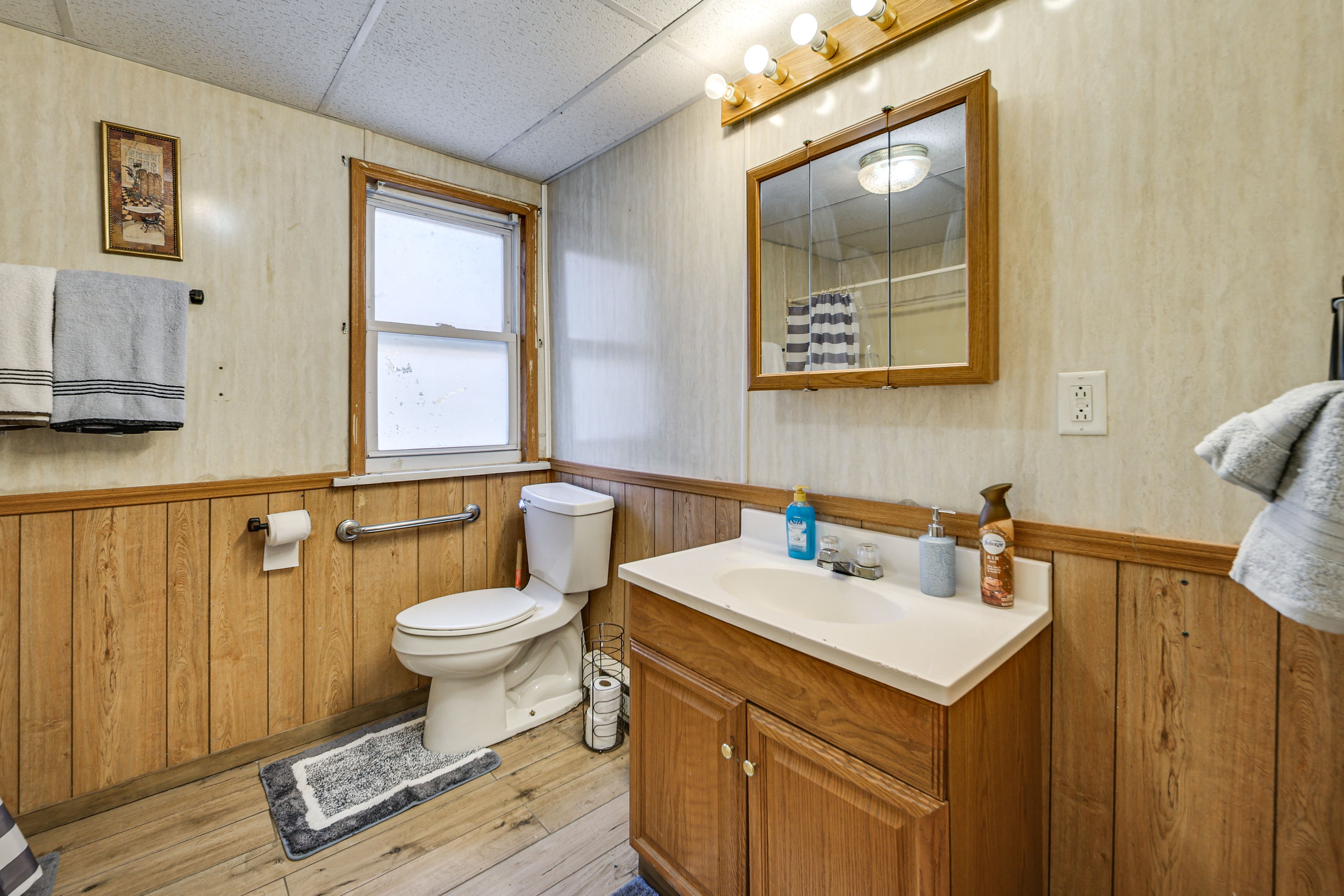 Bathroom | Upper Level