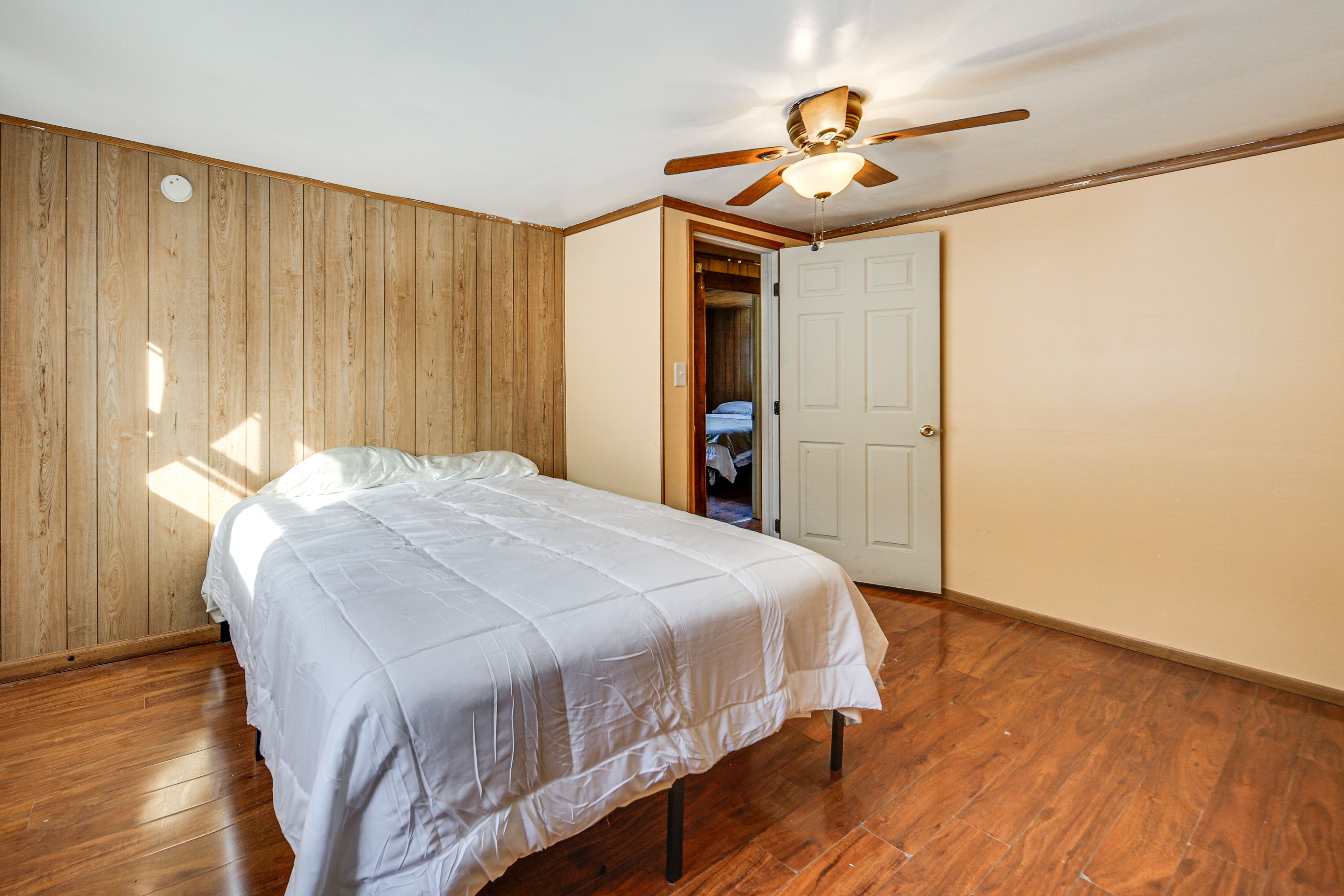 Bedroom 1 | Upper Level | Queen Bed