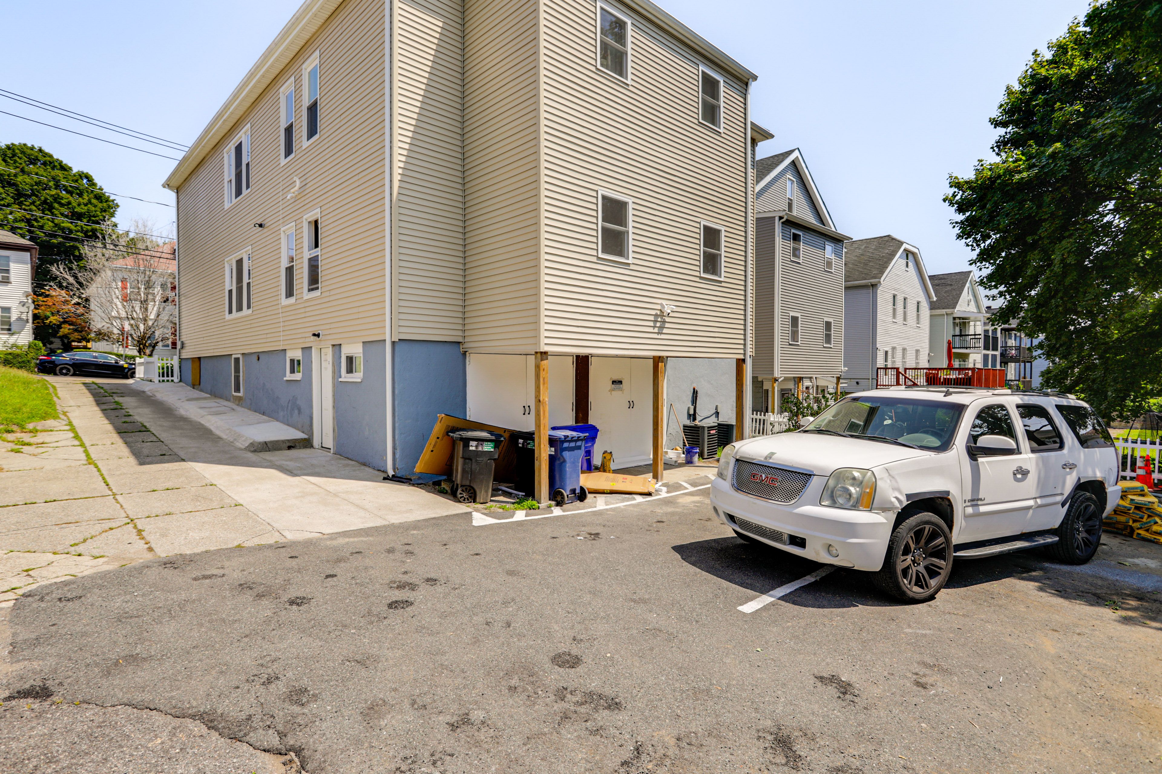 Parking | Lot (2 Vehicles)