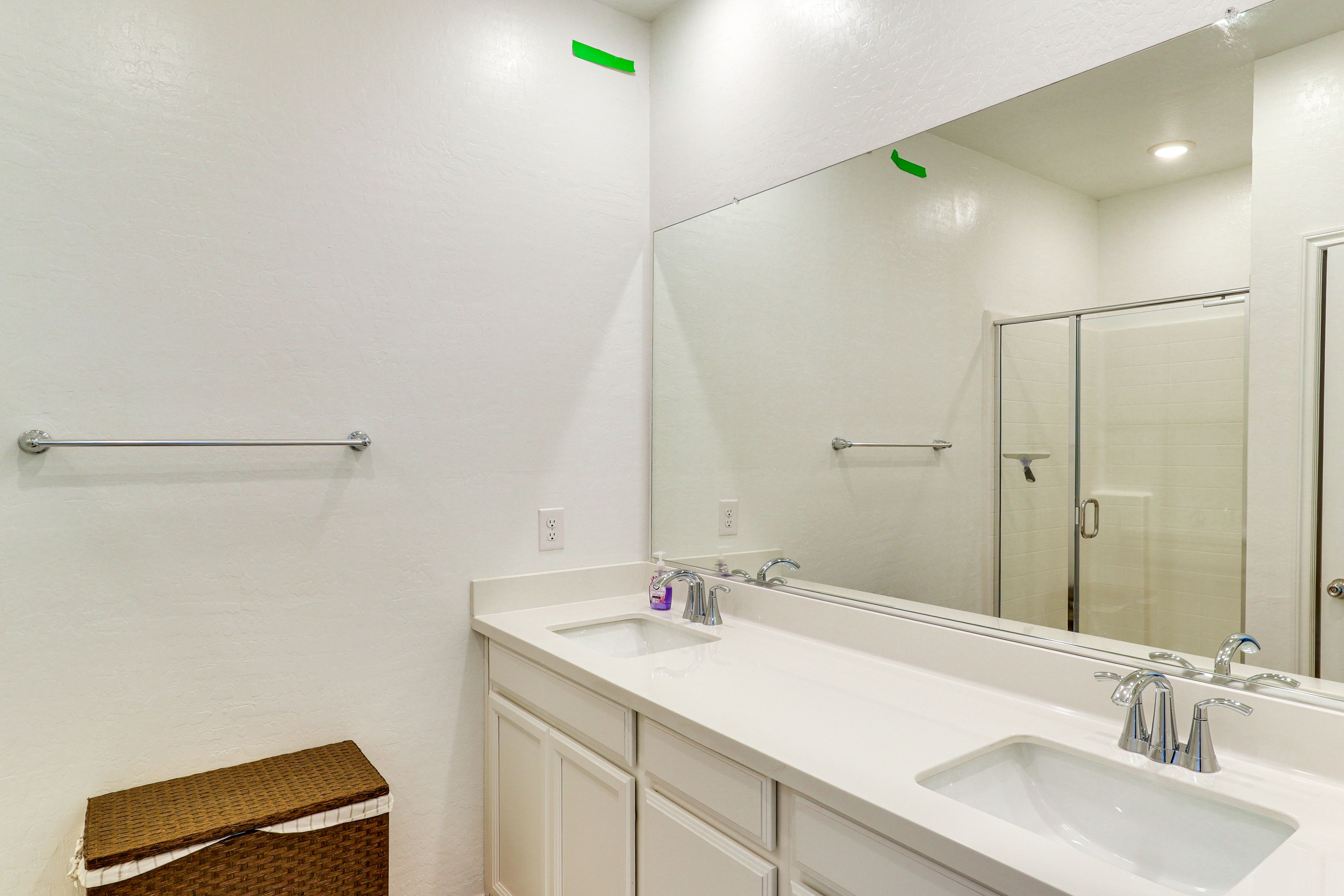 Full Bathroom | 2nd Floor | Complimentary Toiletries | Hair Dryer