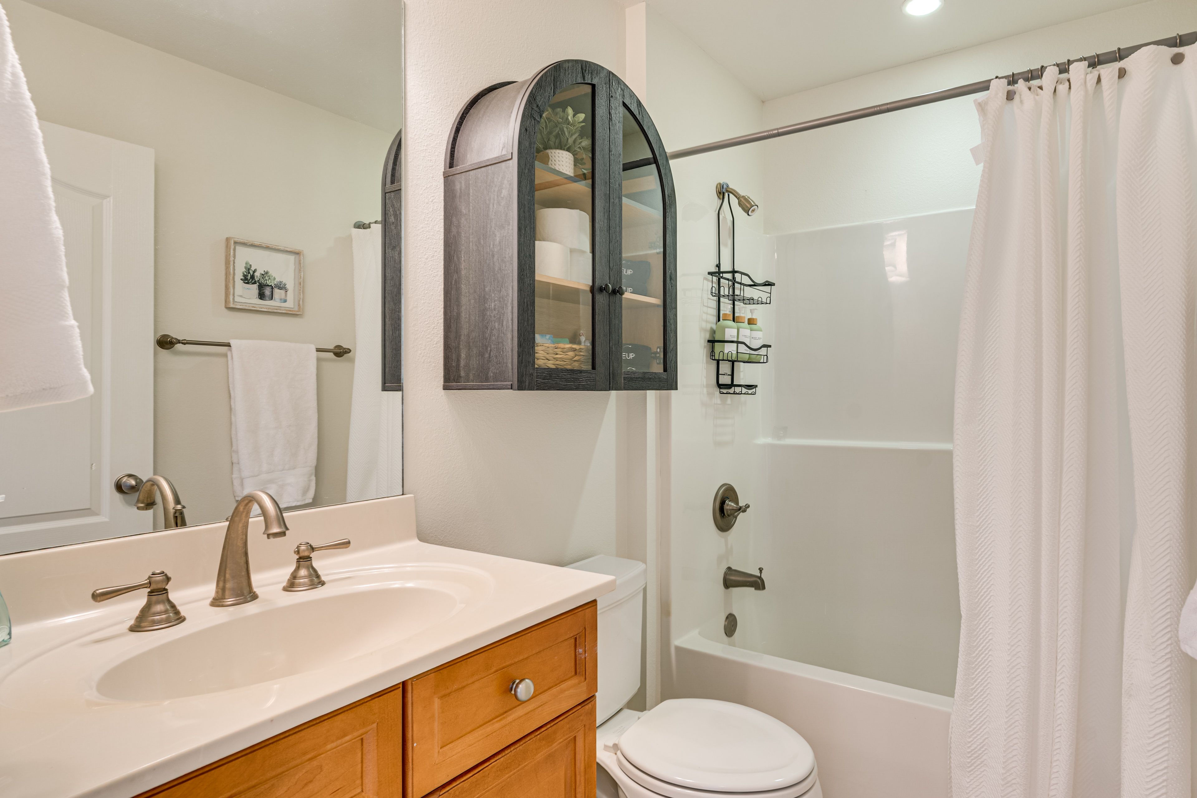 Full Bathroom