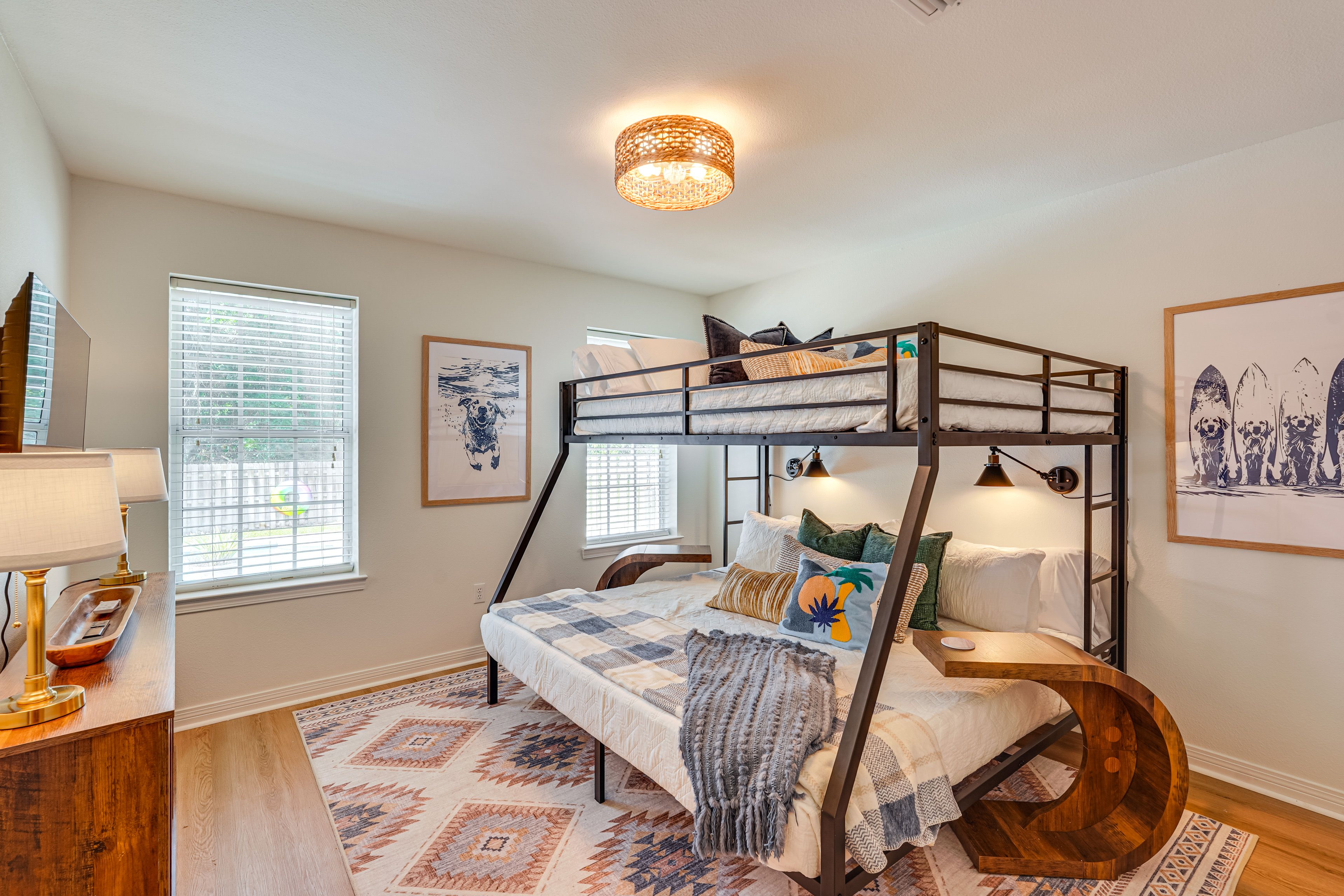Bedroom 3 | Queen/King Bunk Bed