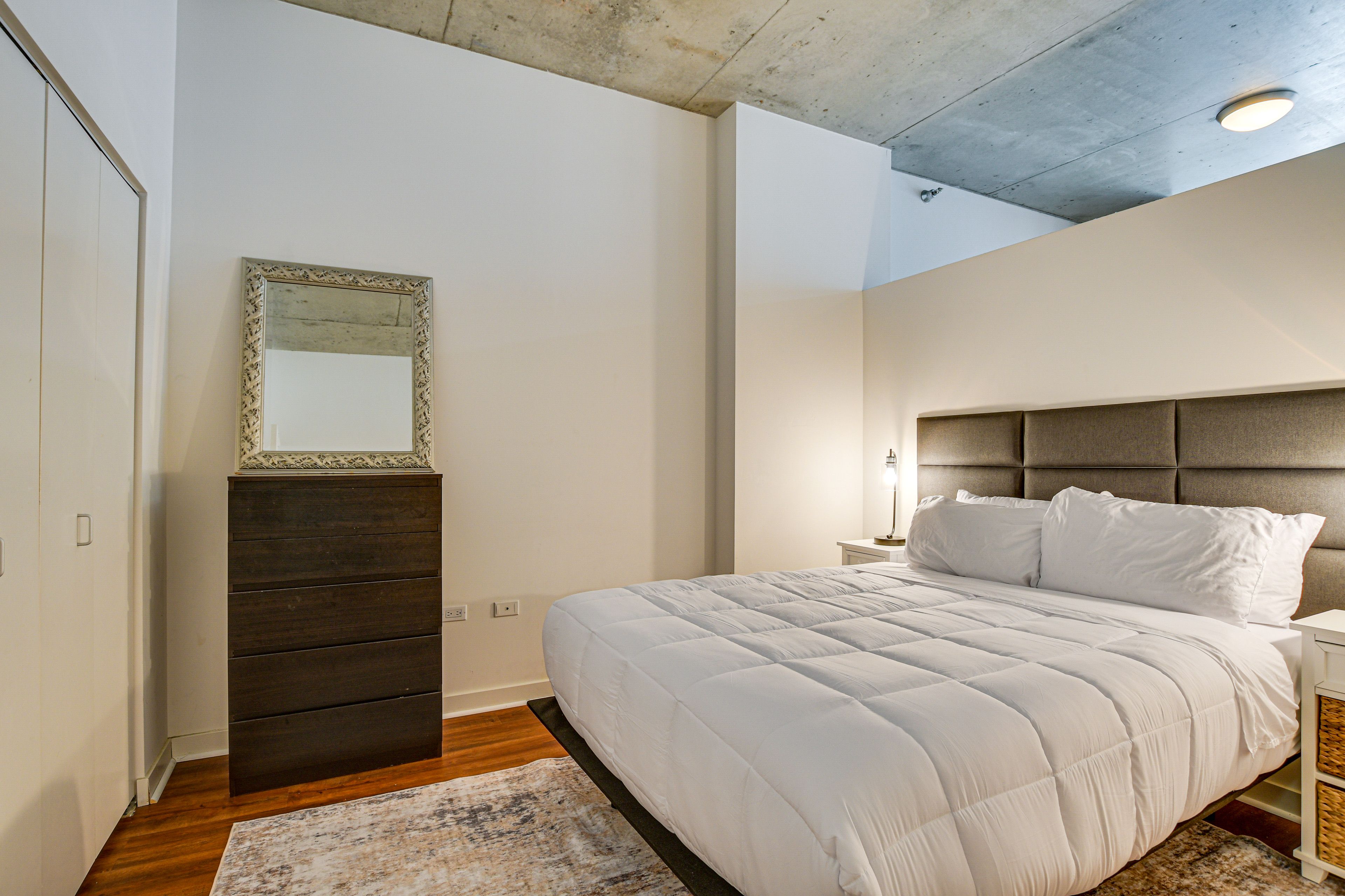 Bedroom | Queen Bed | Linens Provided