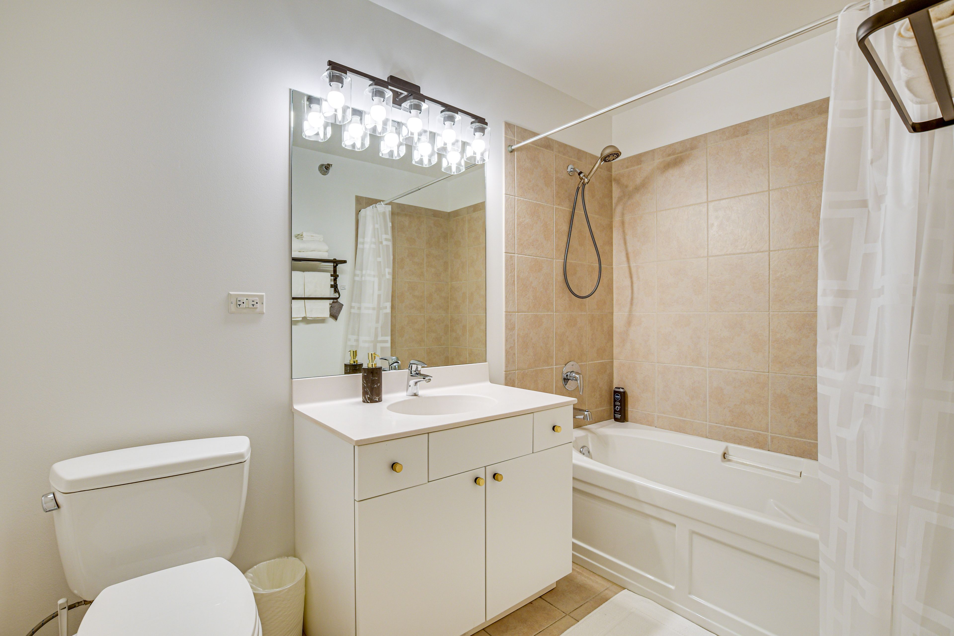 Bathroom | Towels Provided