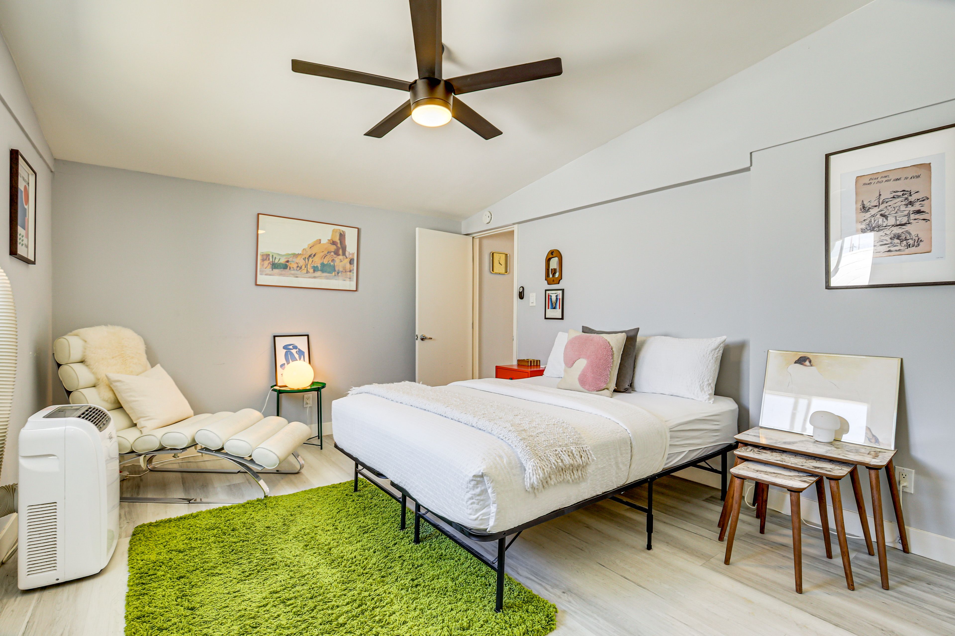 Bedroom 1 | Queen Bed