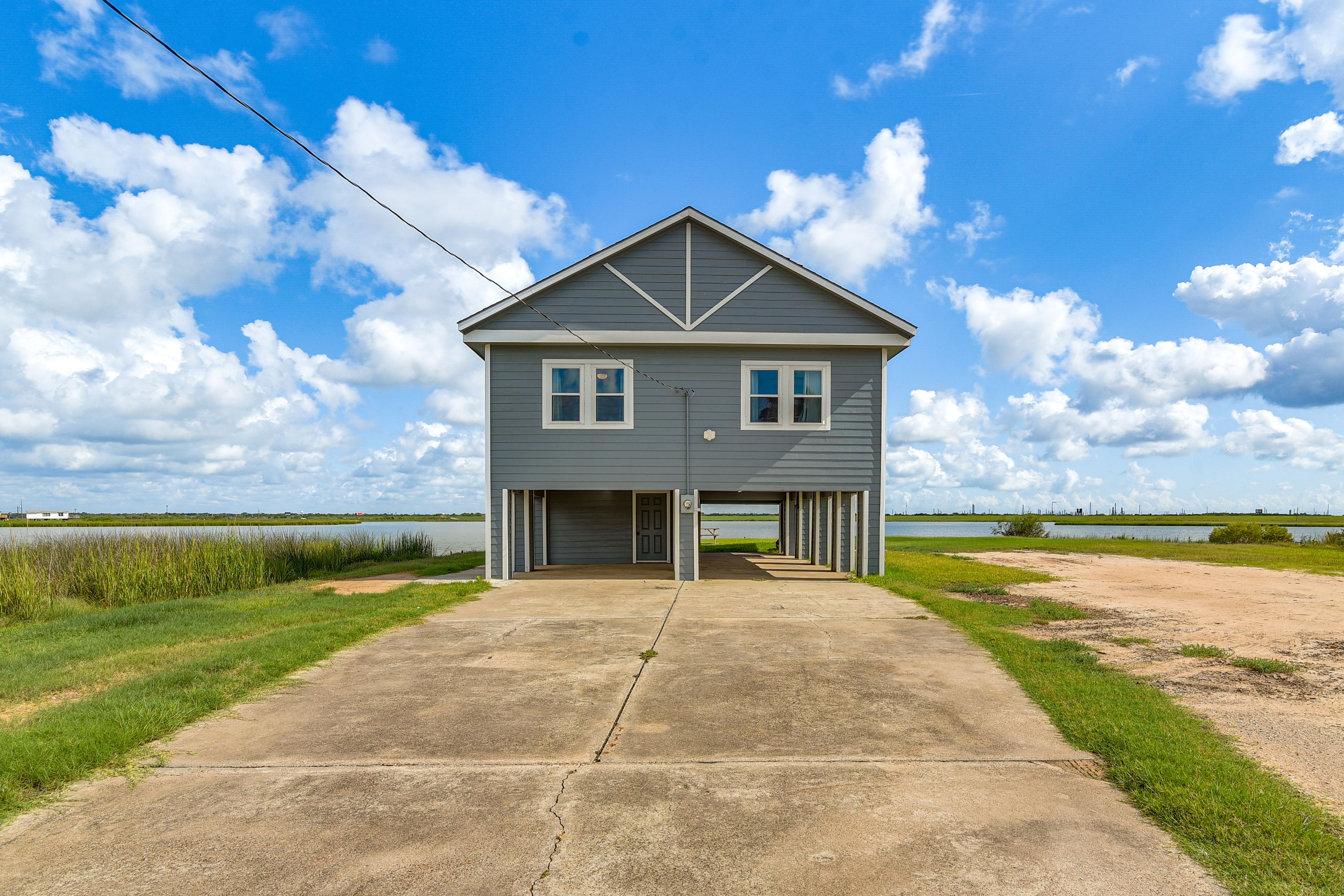 Parking | Driveway (3 Vehicles)