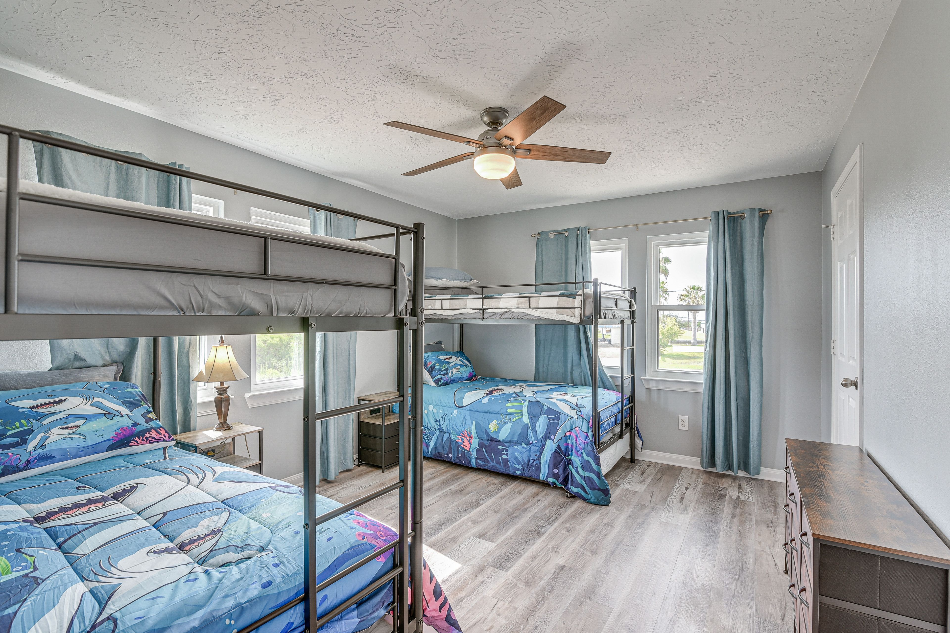 Bedroom 2 | 2 Twin Bunk Beds | 2 Twin Trundles