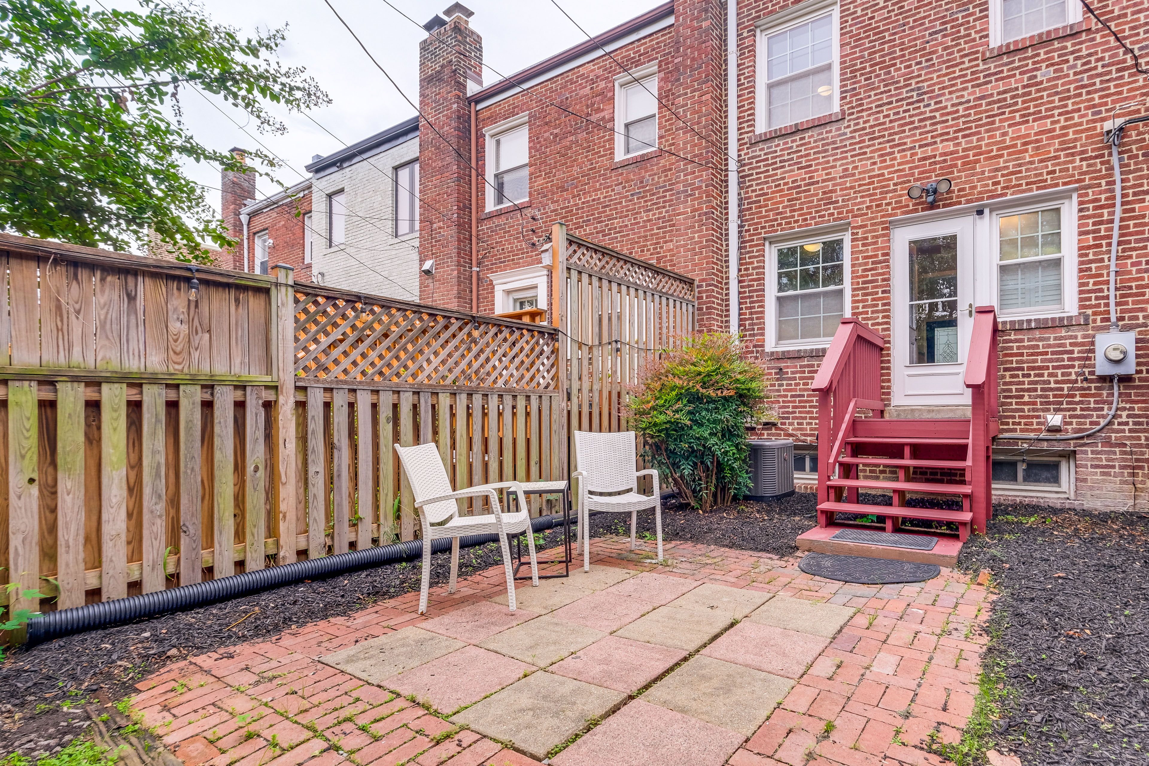 Private Patio | 6 Mi to the National Mall