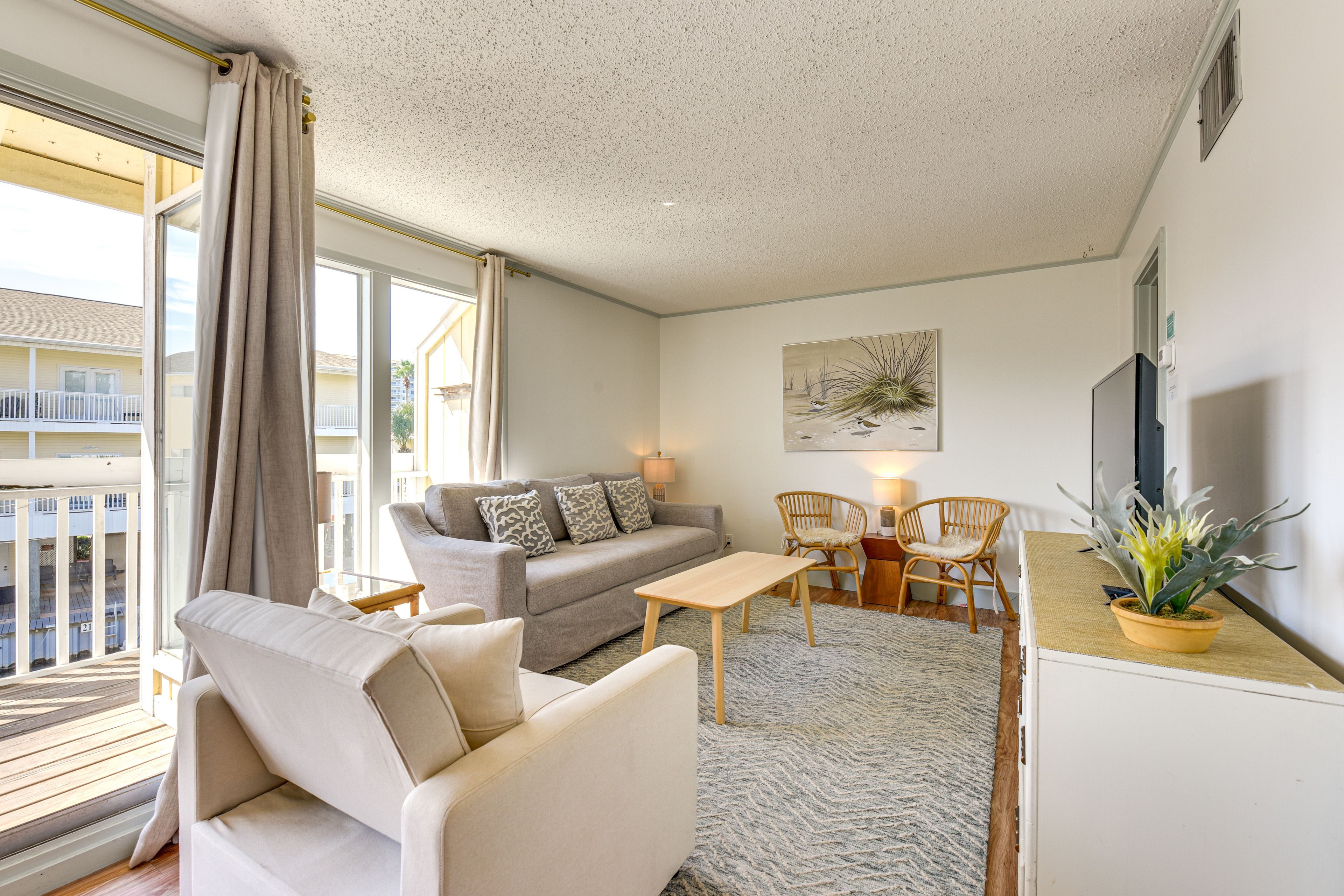 Living Room | Queen Sleeper Sofa | Smart TV