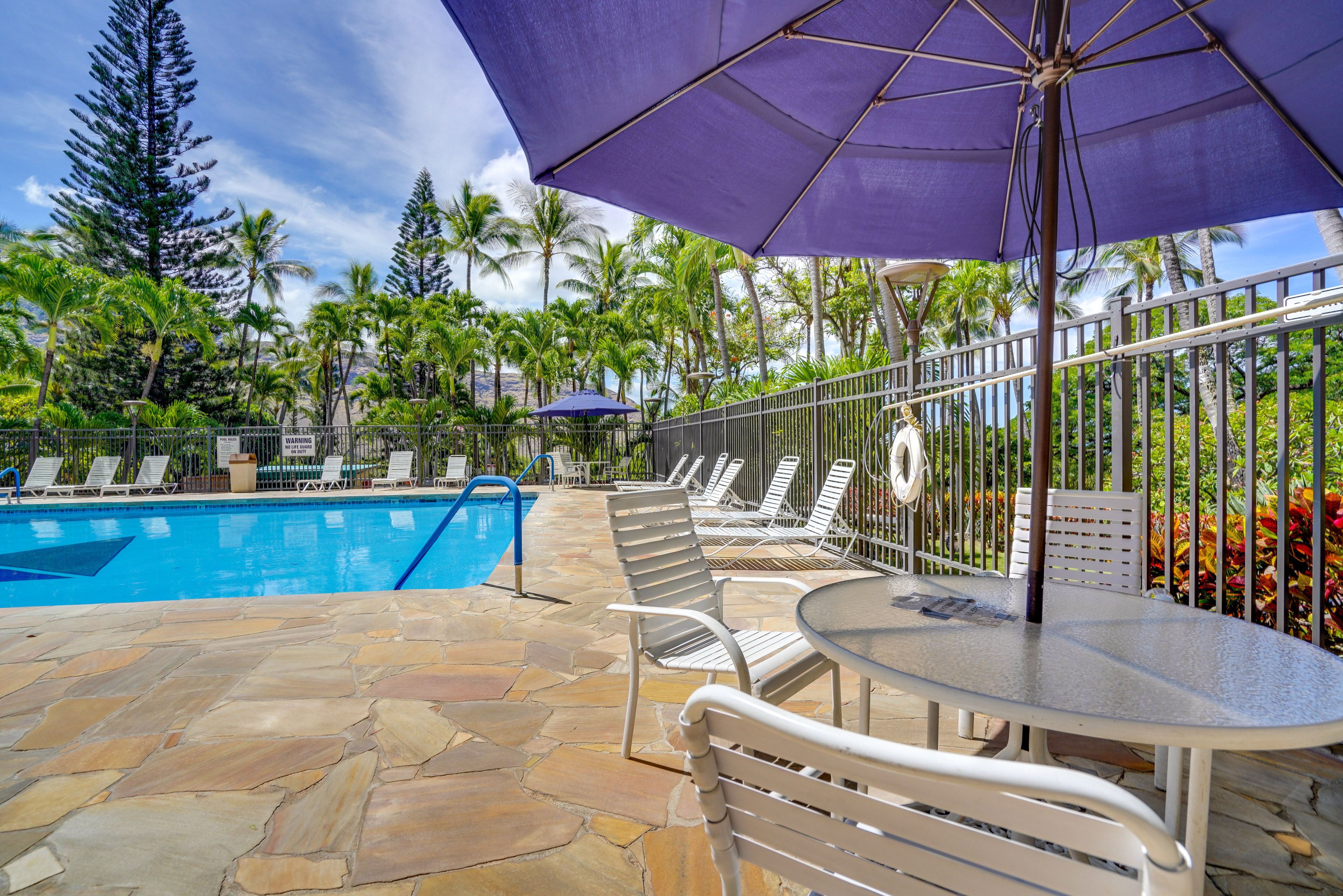 Makaha Valley Towers Amenities