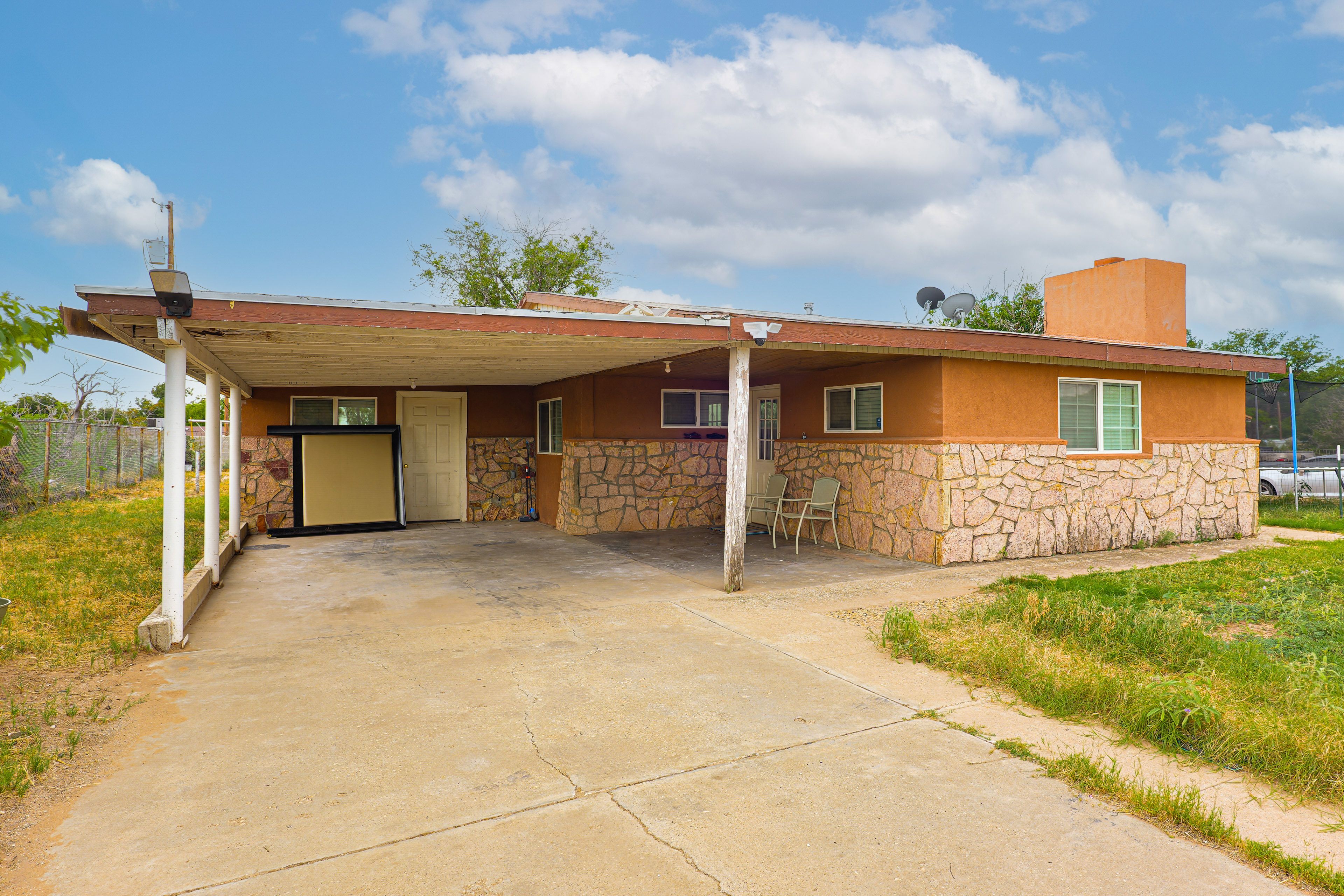Parking | Driveway (4 Vehicles) | Vacant Lot (Addt'l Vehicles)