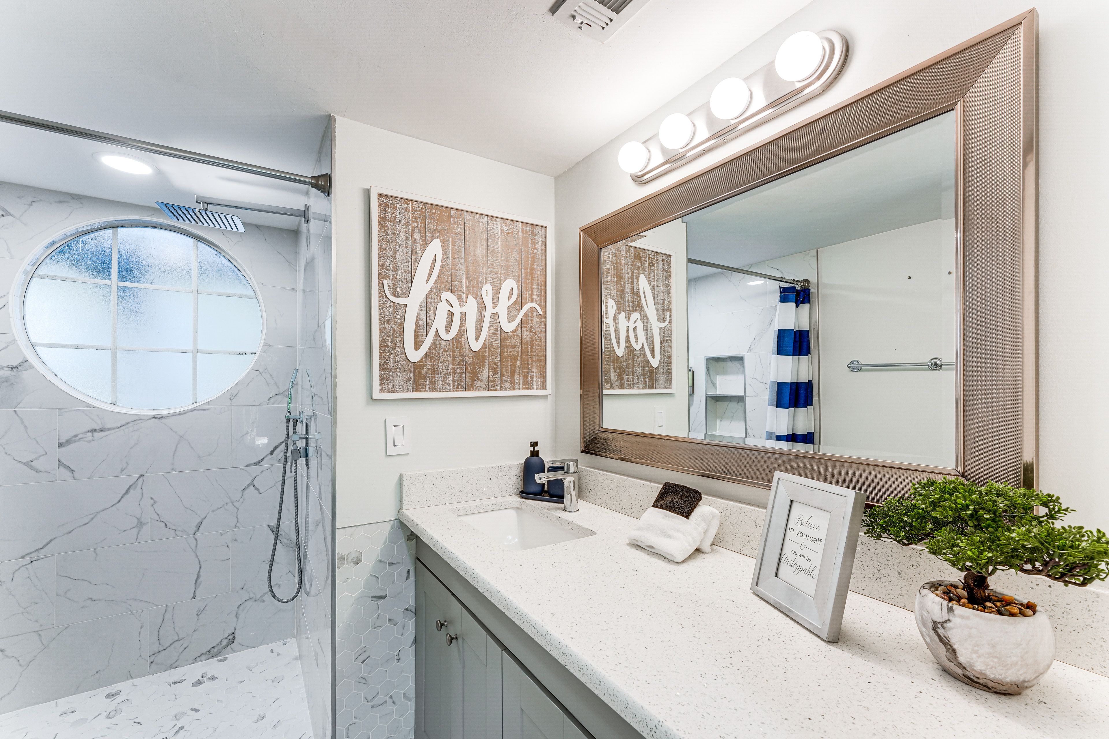 En-Suite Bathroom | Towels Provided